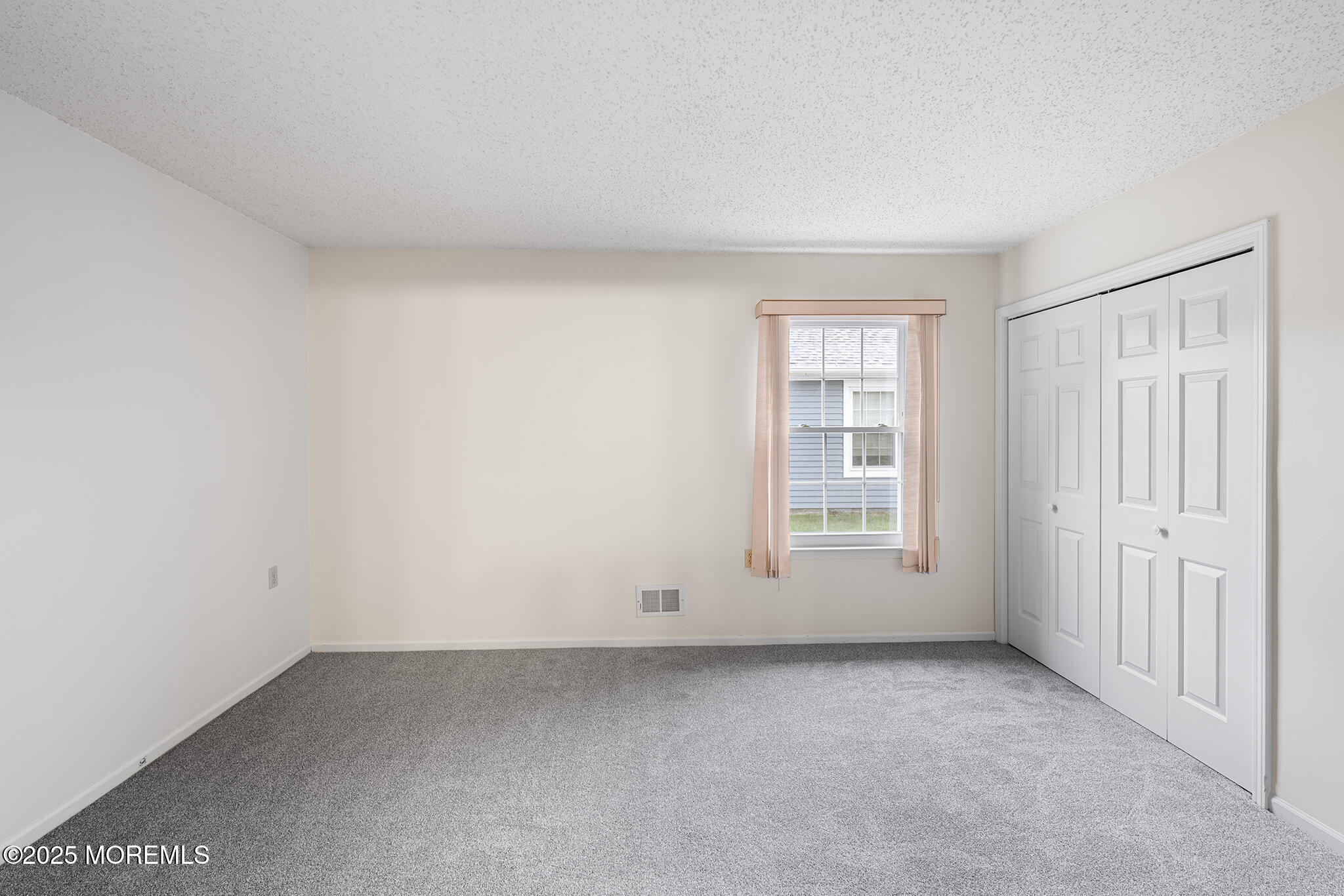 22 Pine Oak Boulevard