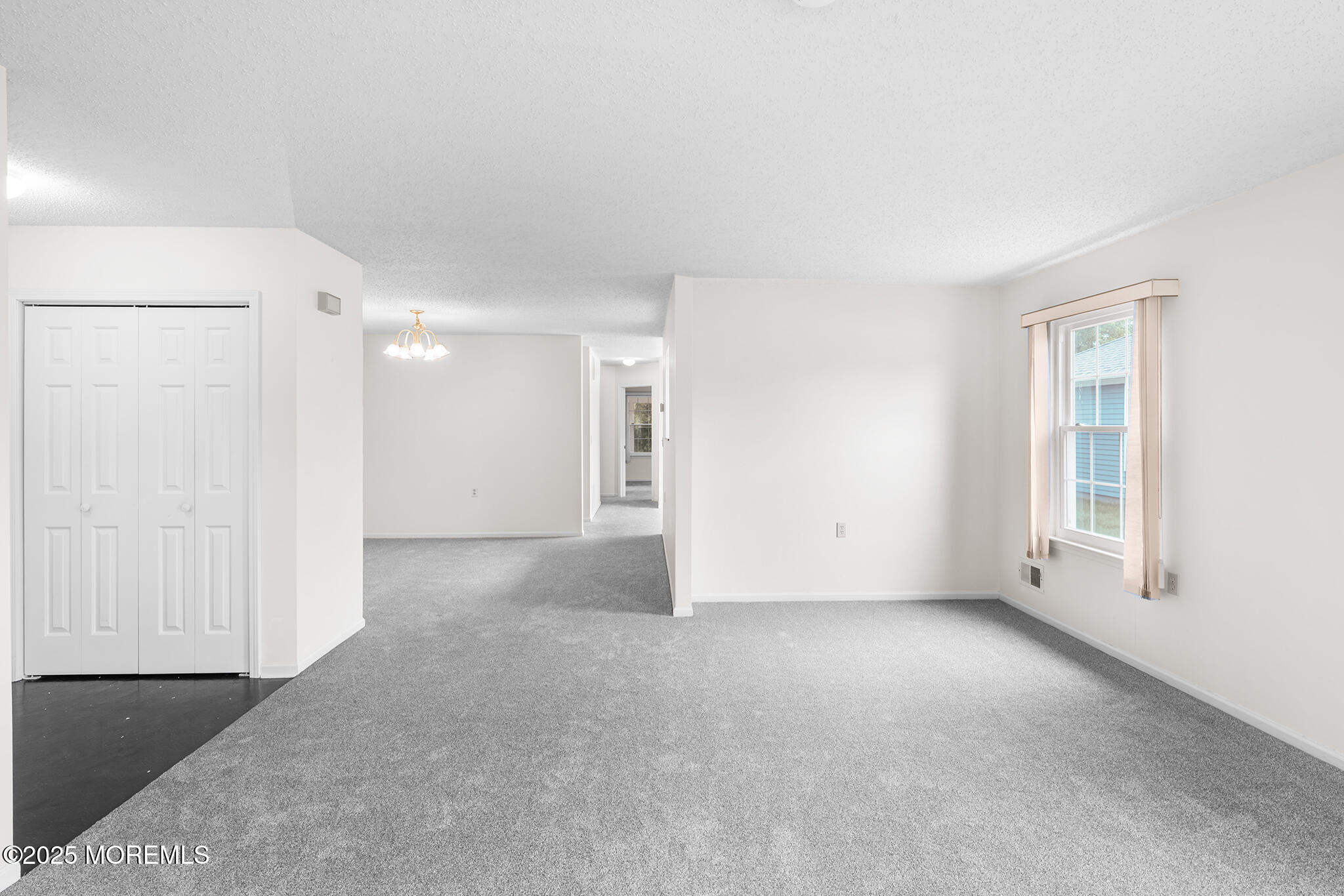 22 Pine Oak Boulevard