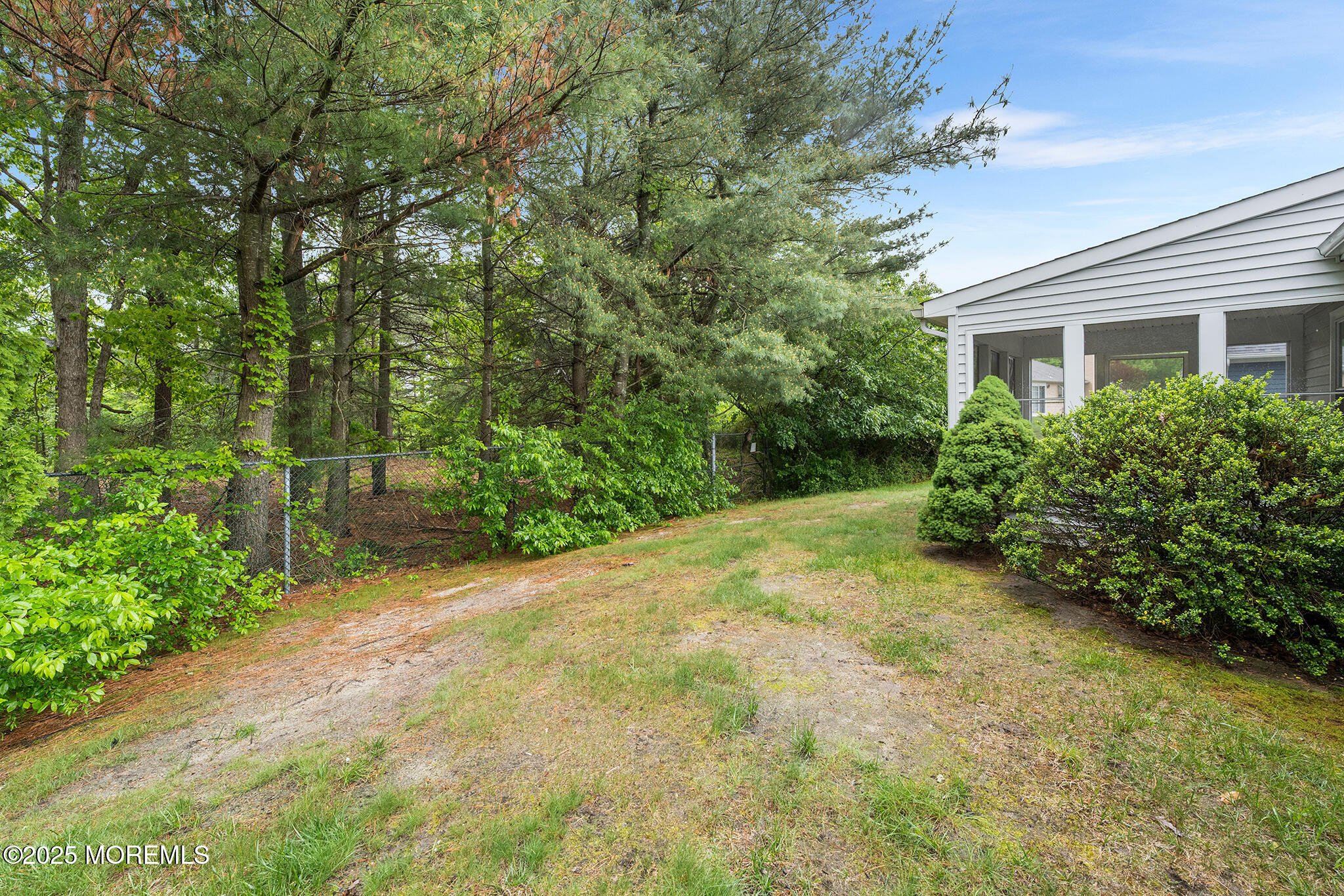 22 Pine Oak Boulevard