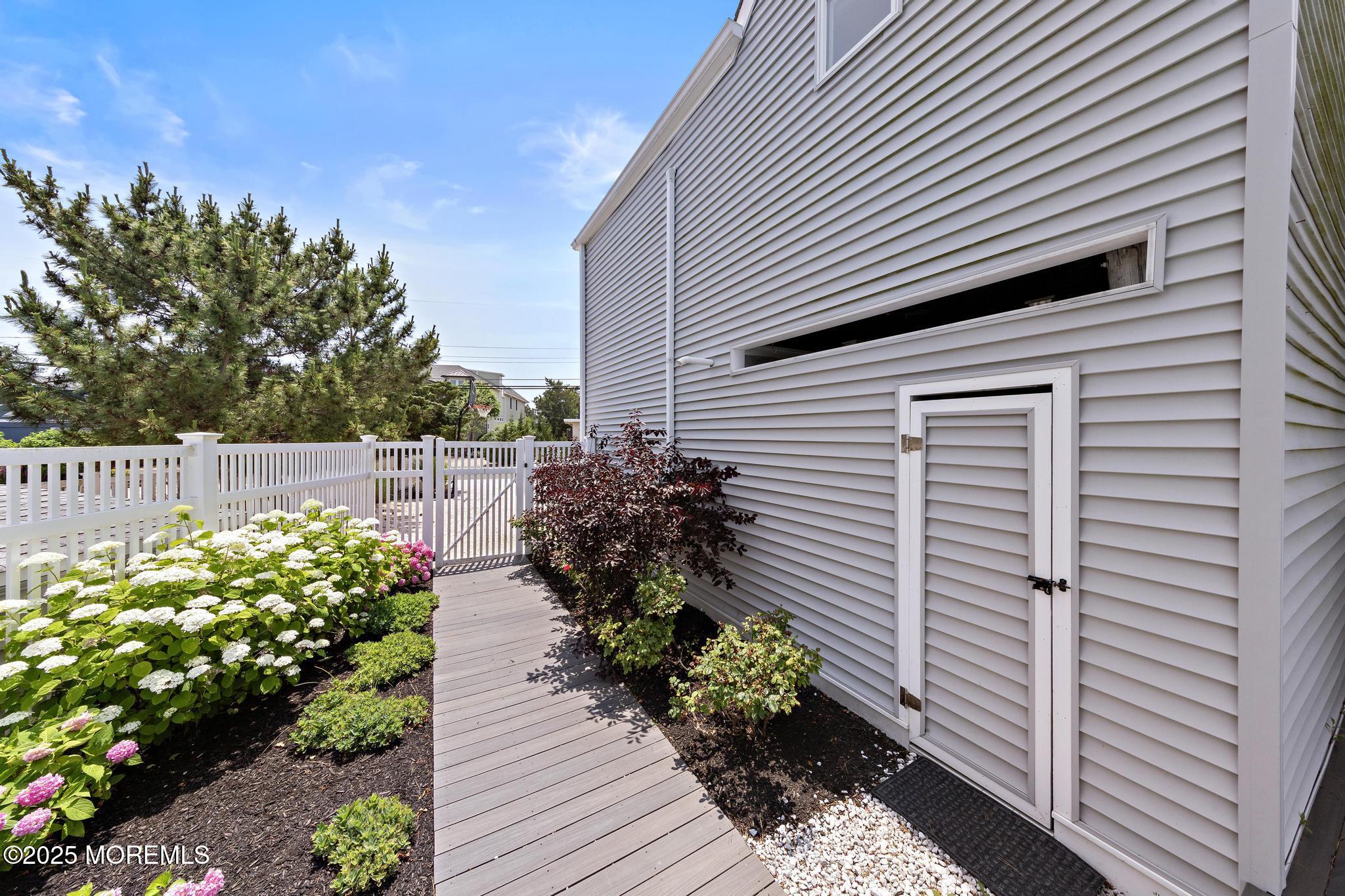 44 Harbor Lane