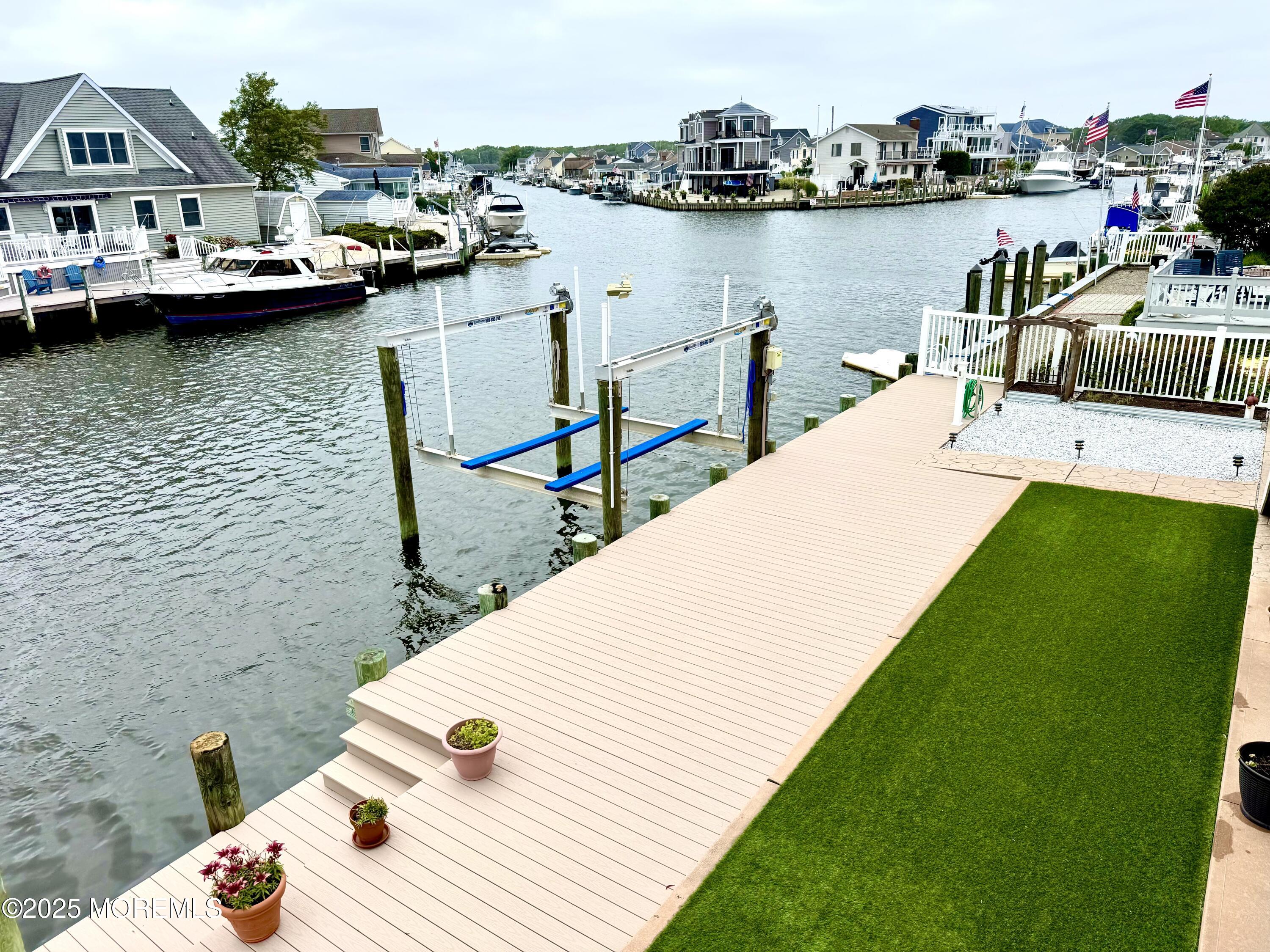 953 Capstan Drive