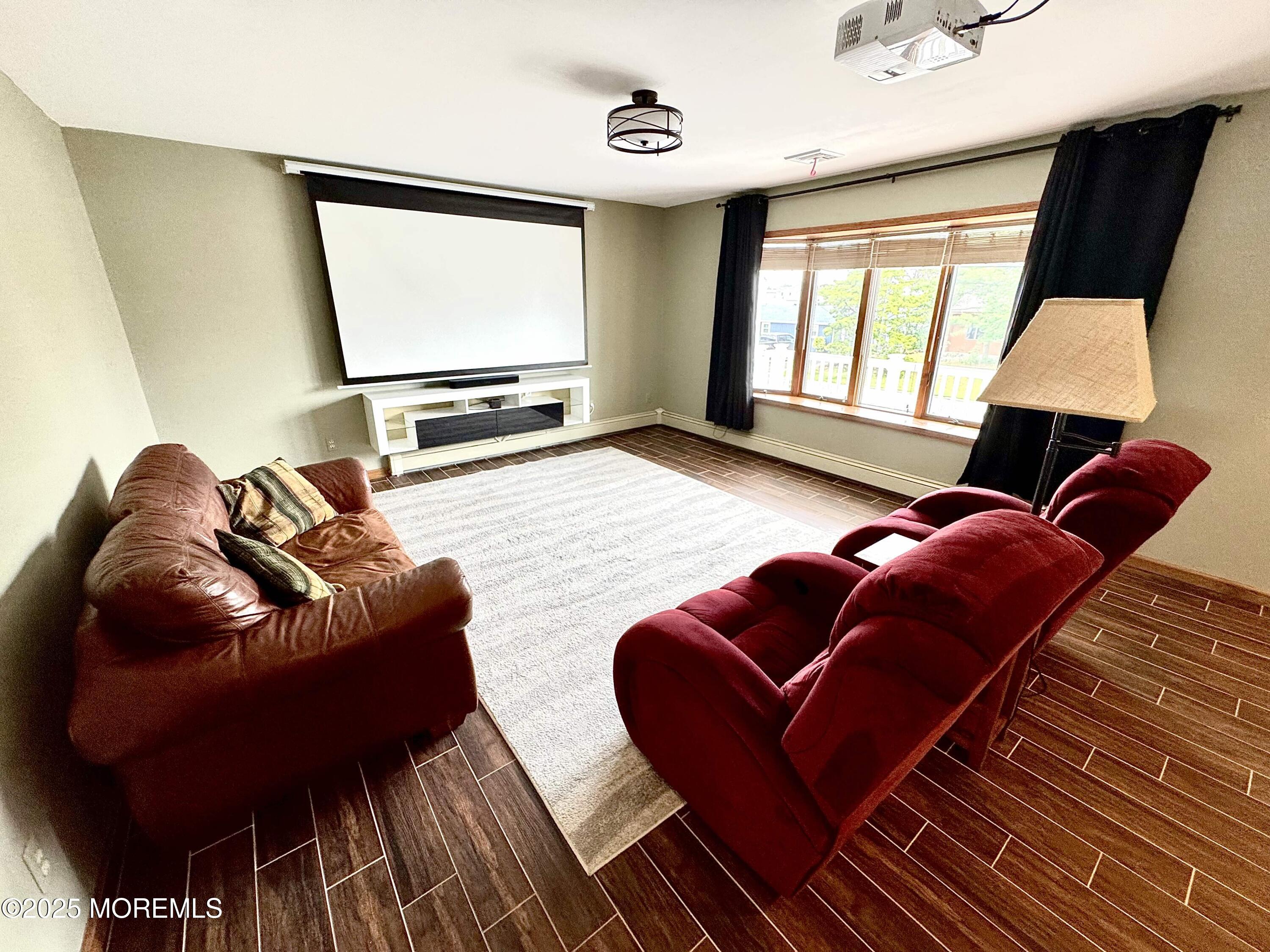 953 Capstan Drive