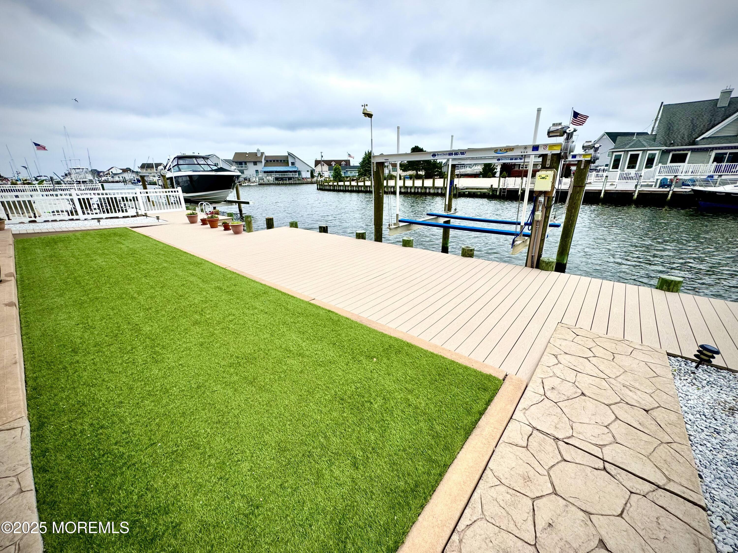 953 Capstan Drive