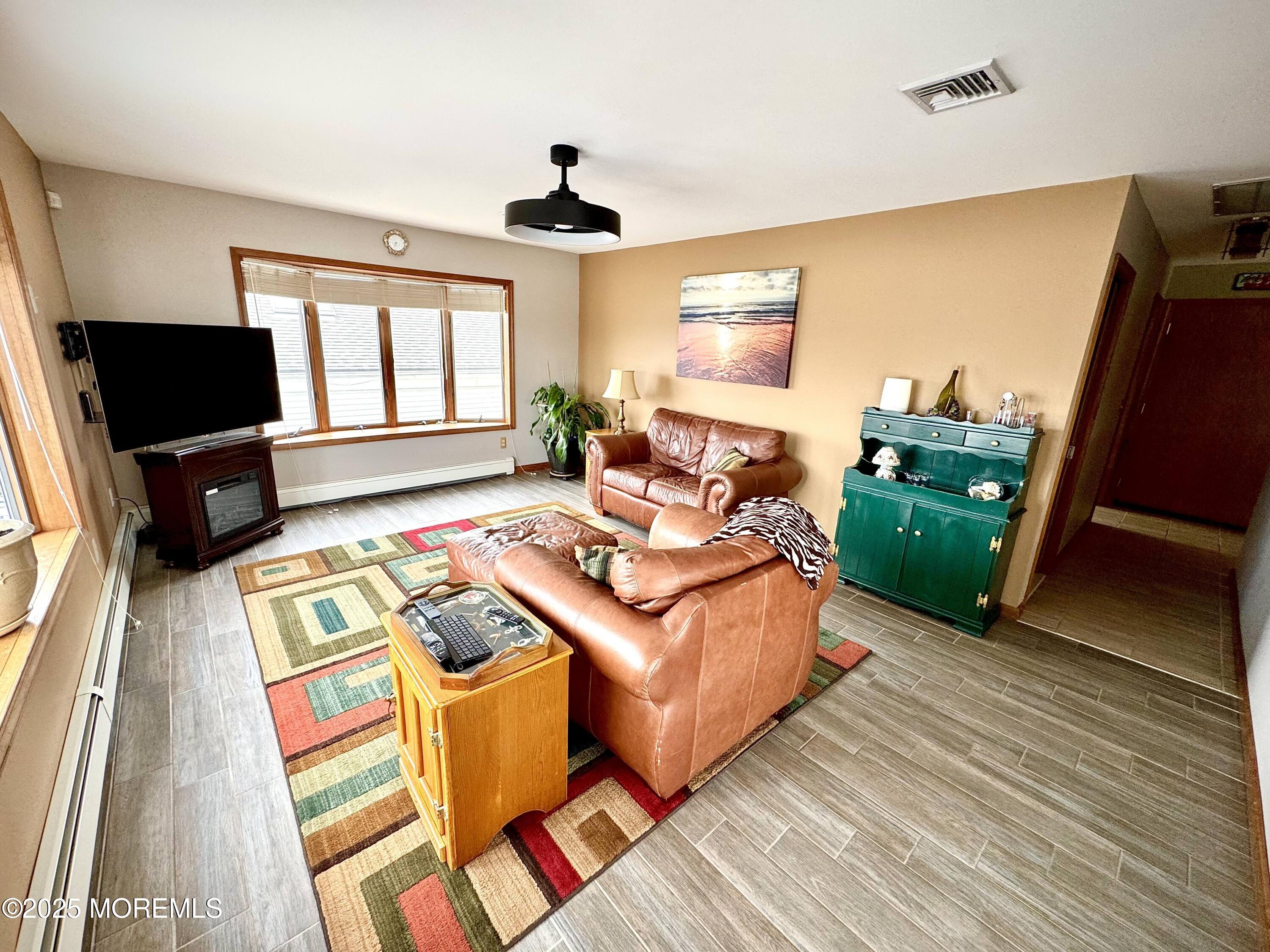 953 Capstan Drive