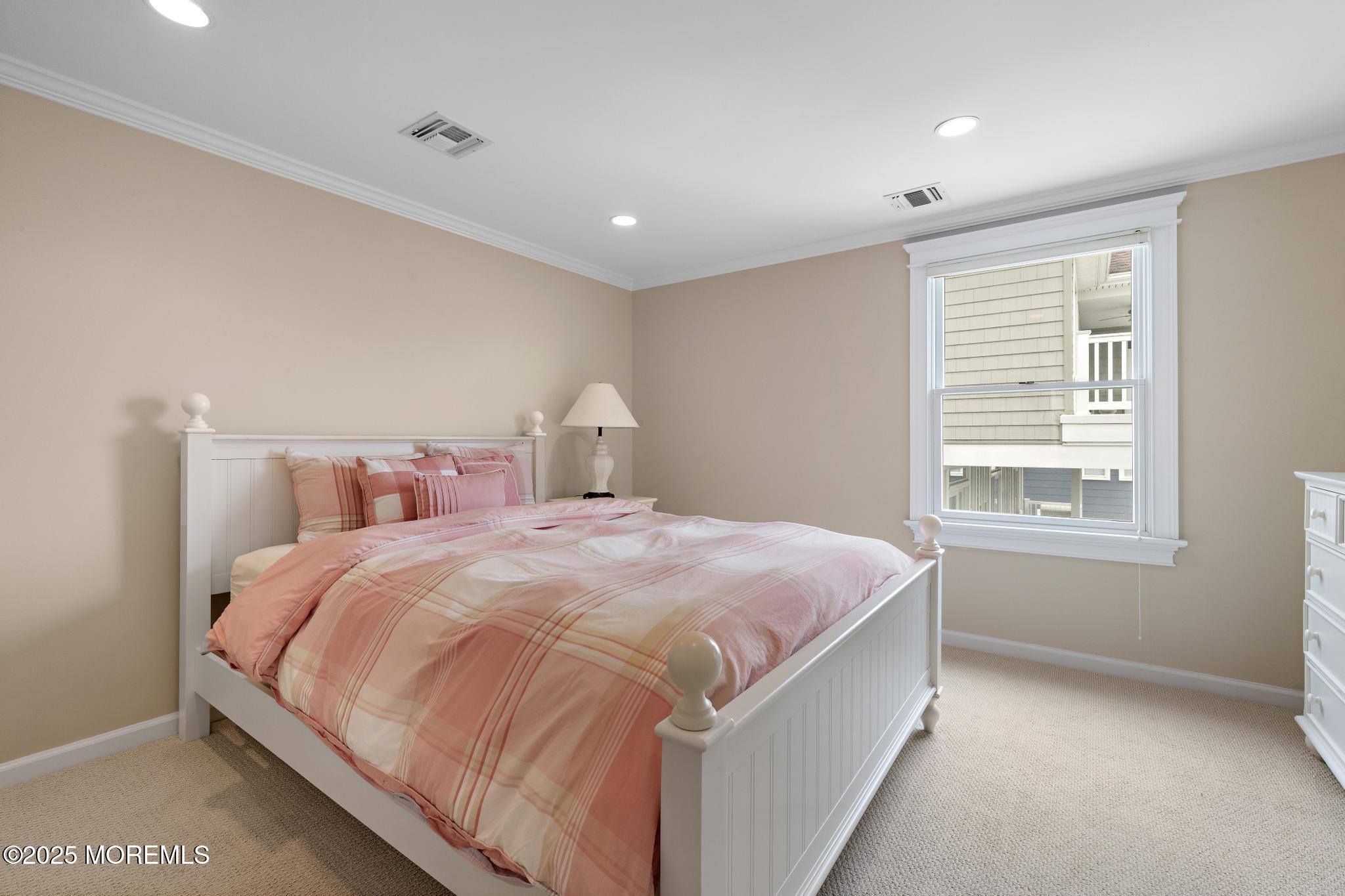18 W Ryerson Lane