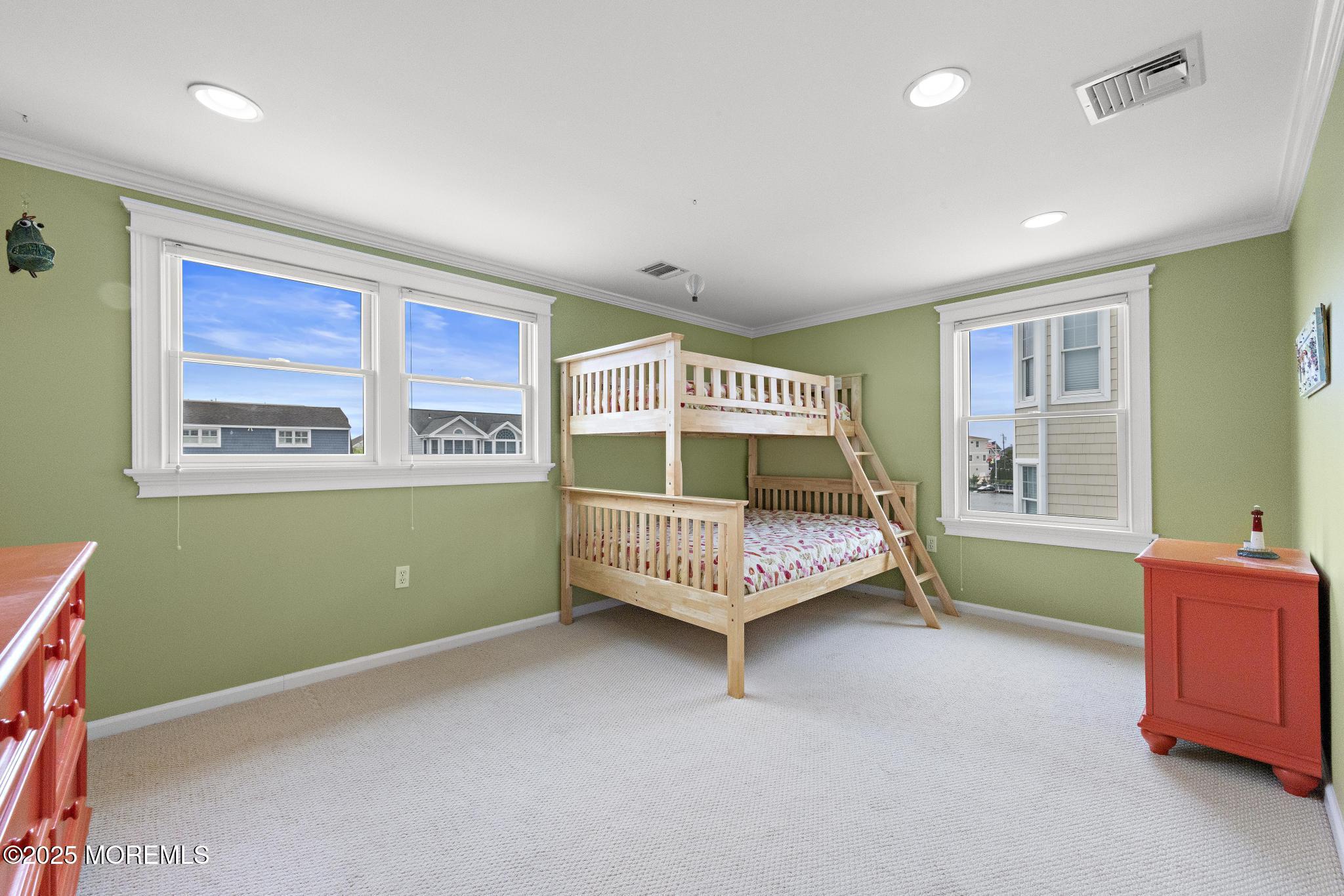 18 W Ryerson Lane