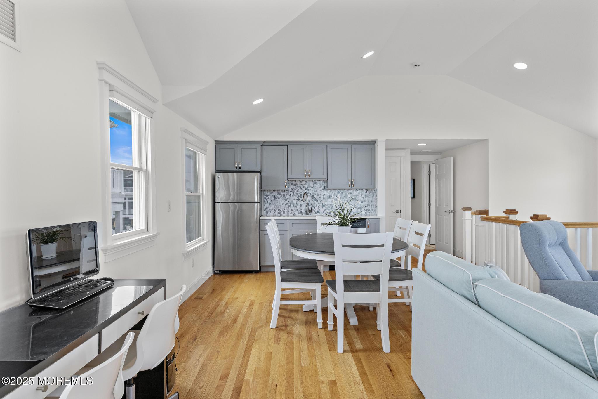 18 W Ryerson Lane