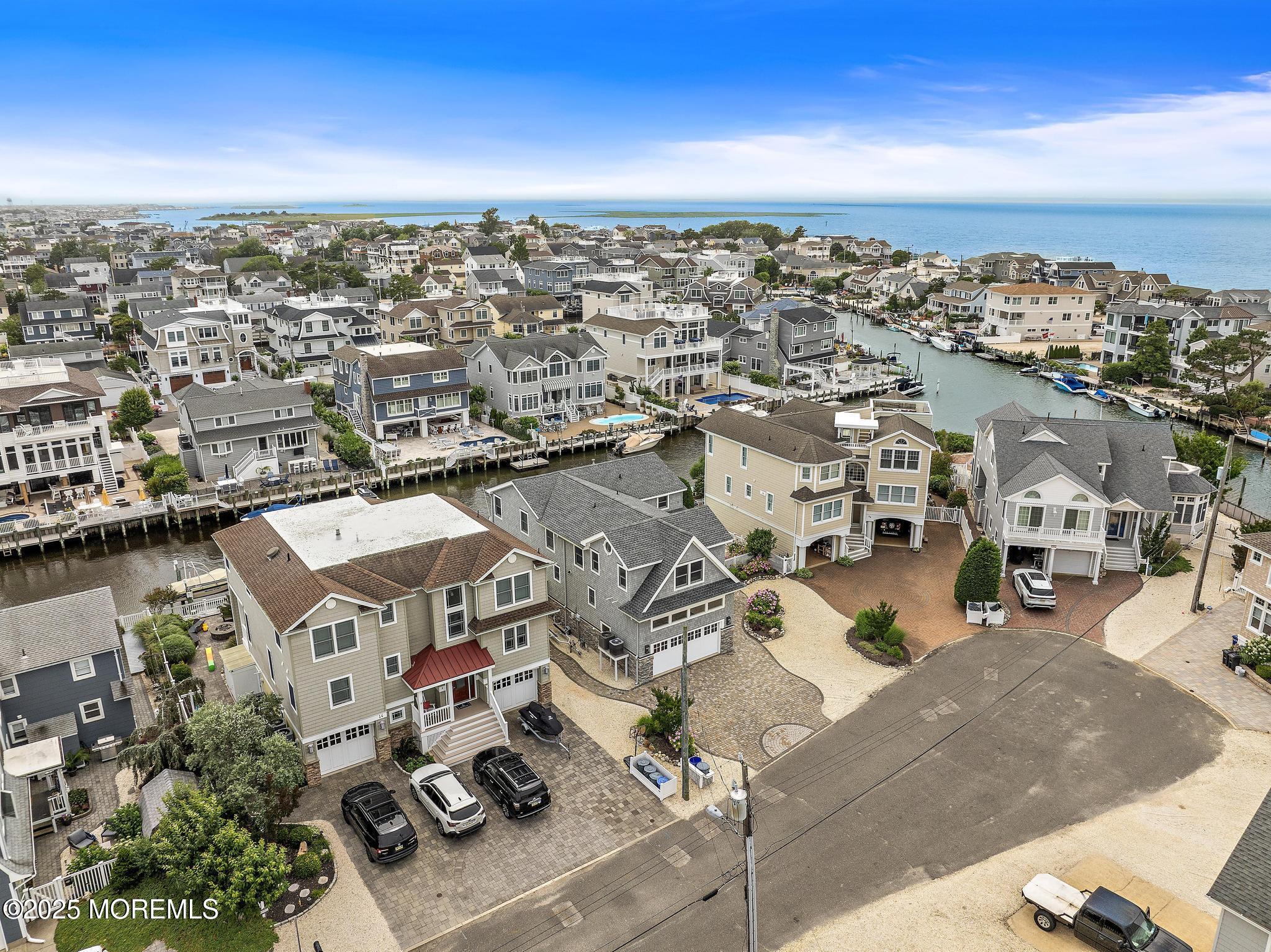 18 W Ryerson Lane