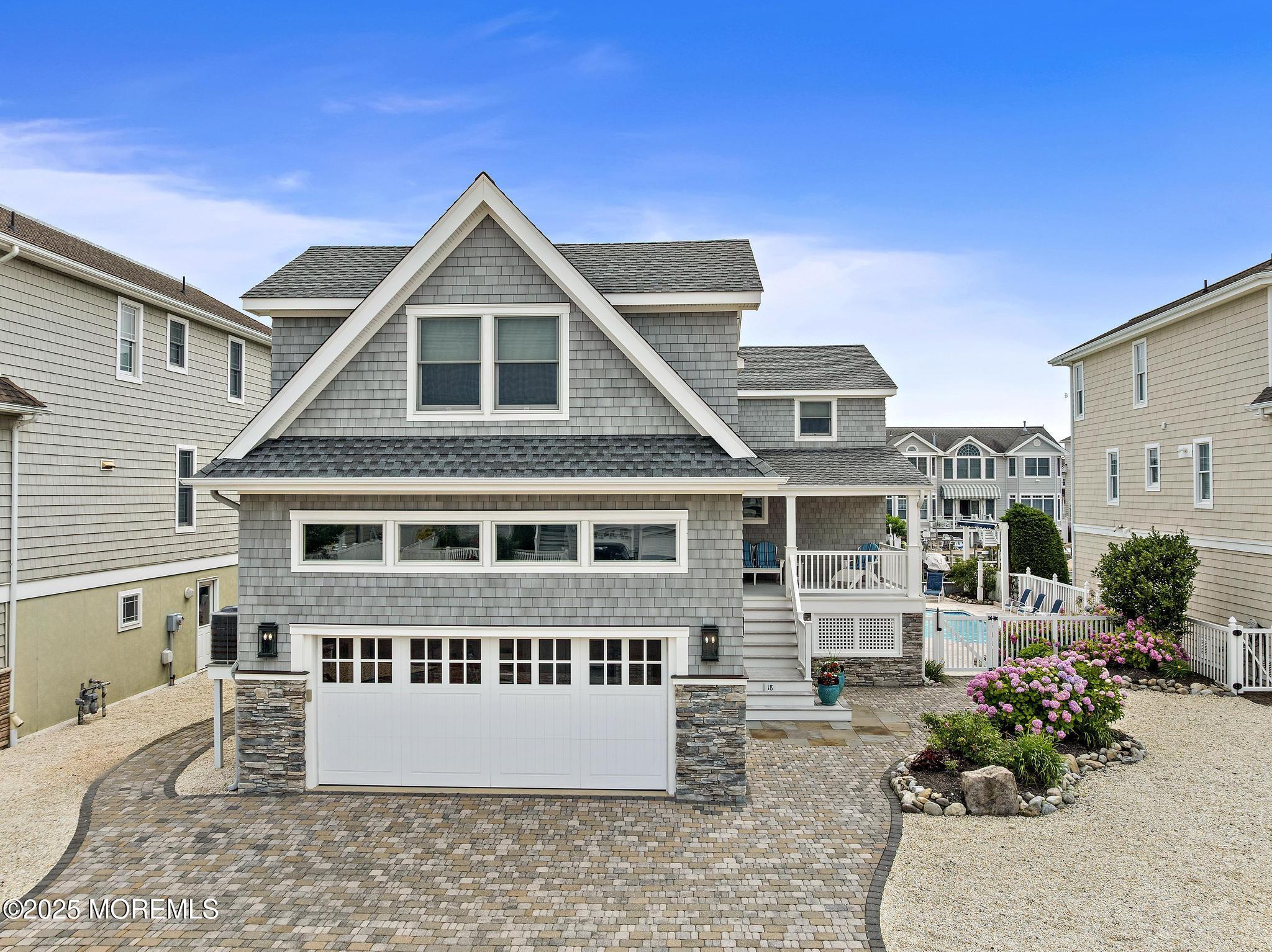18 W Ryerson Lane