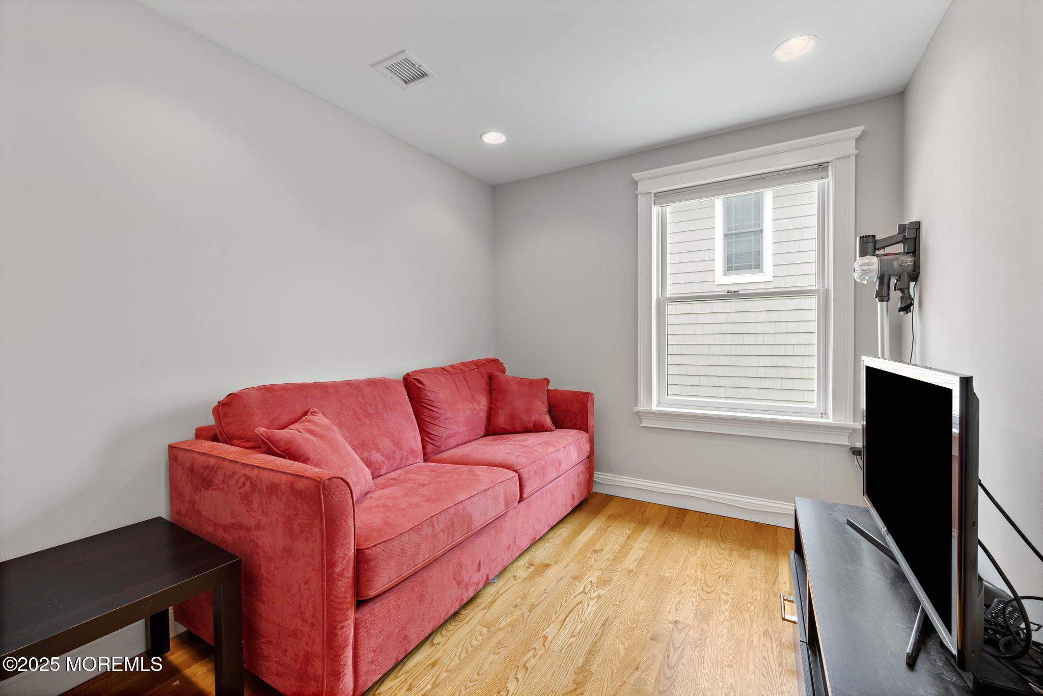 18 W Ryerson Lane