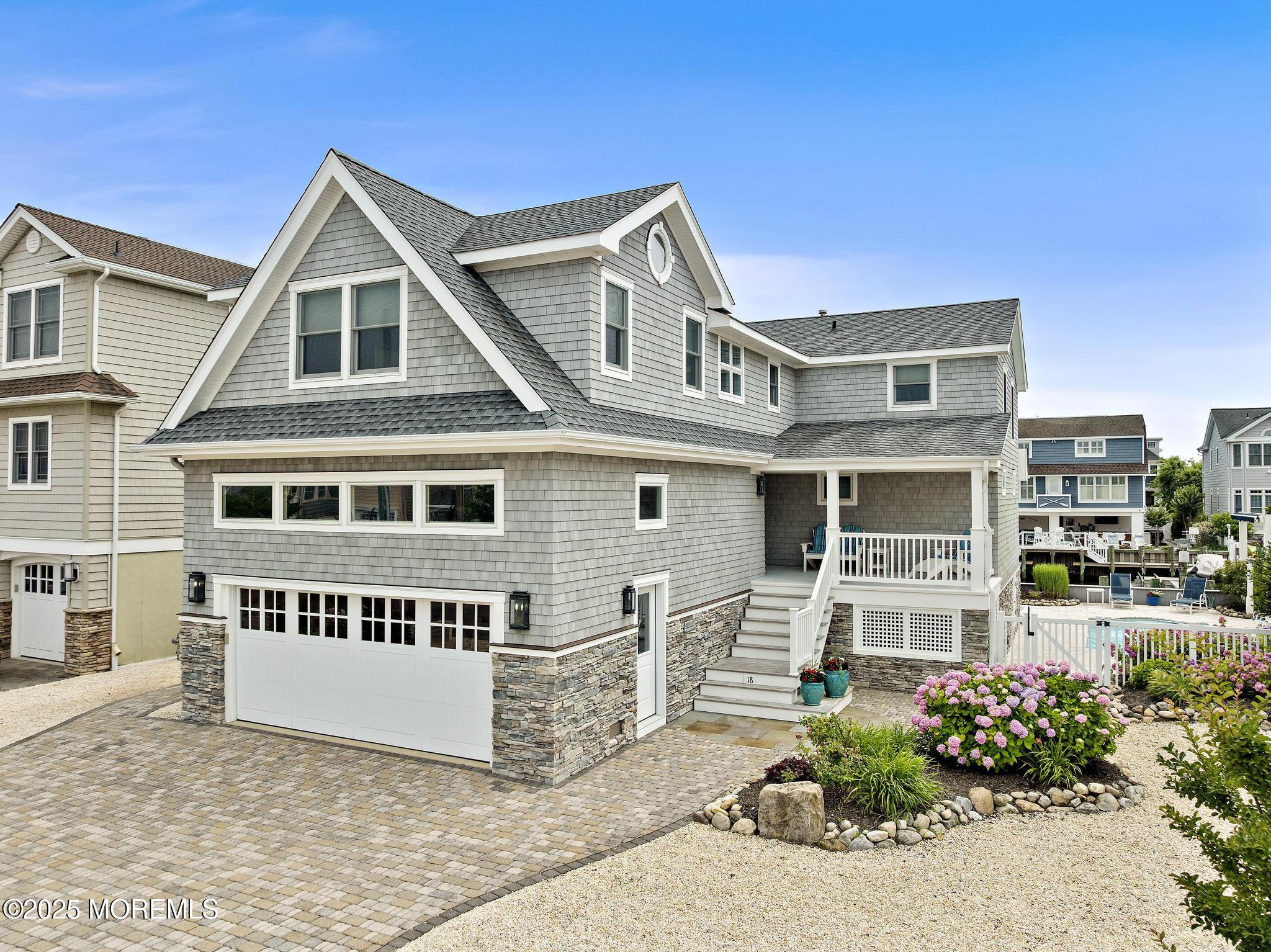 18 W Ryerson Lane