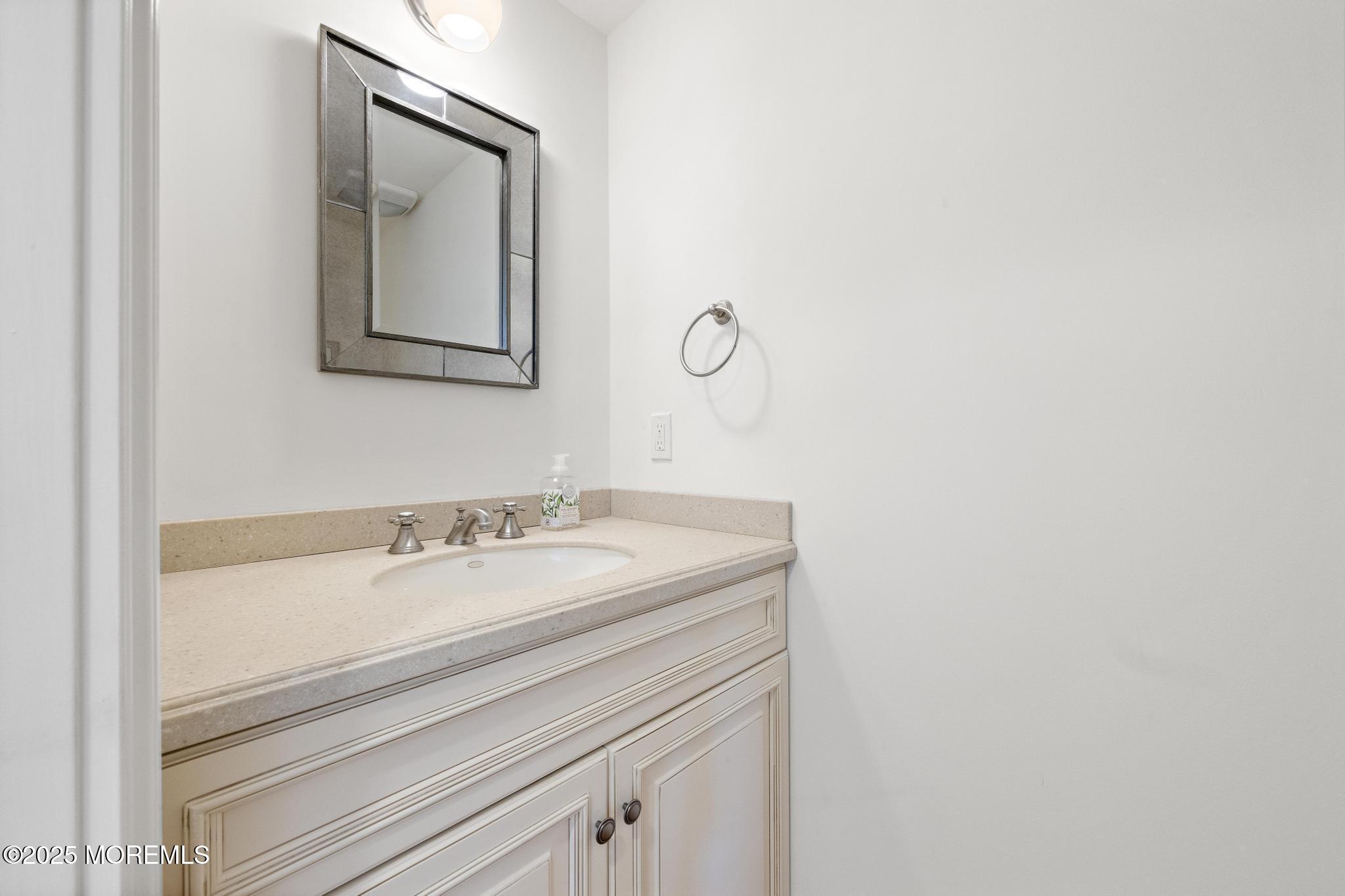 18 W Ryerson Lane