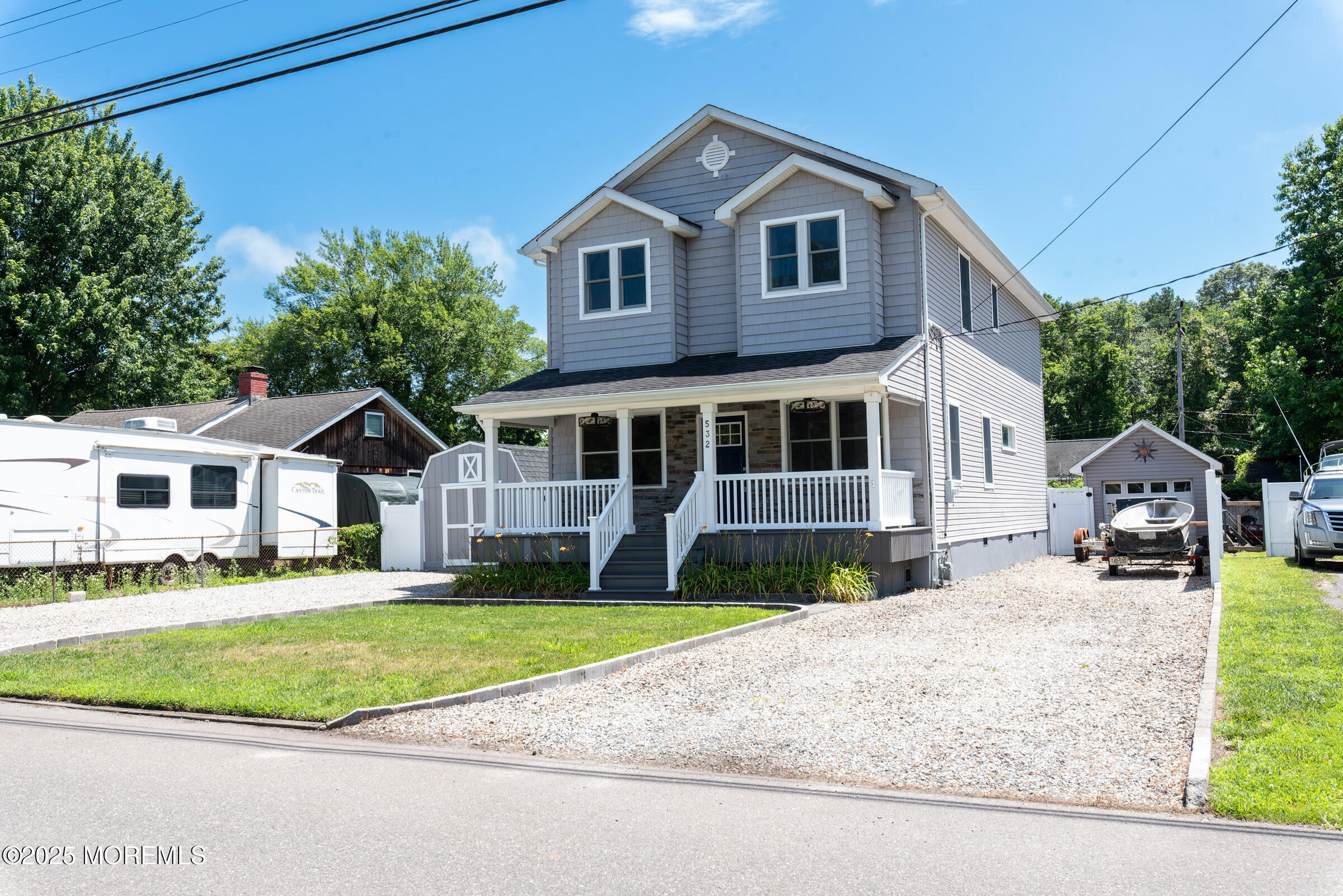 532 E Arverne Avenue