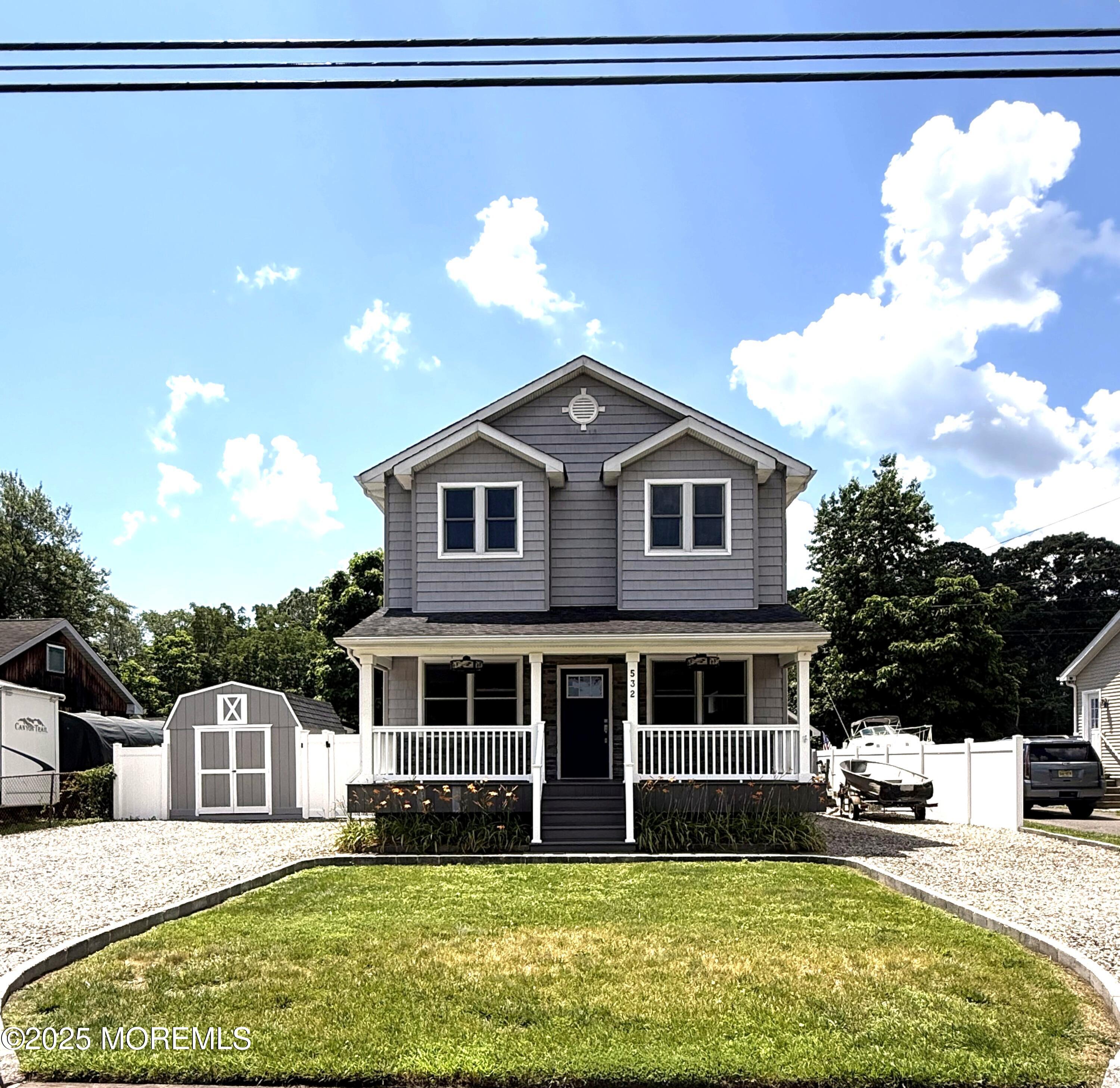 532 E Arverne Avenue