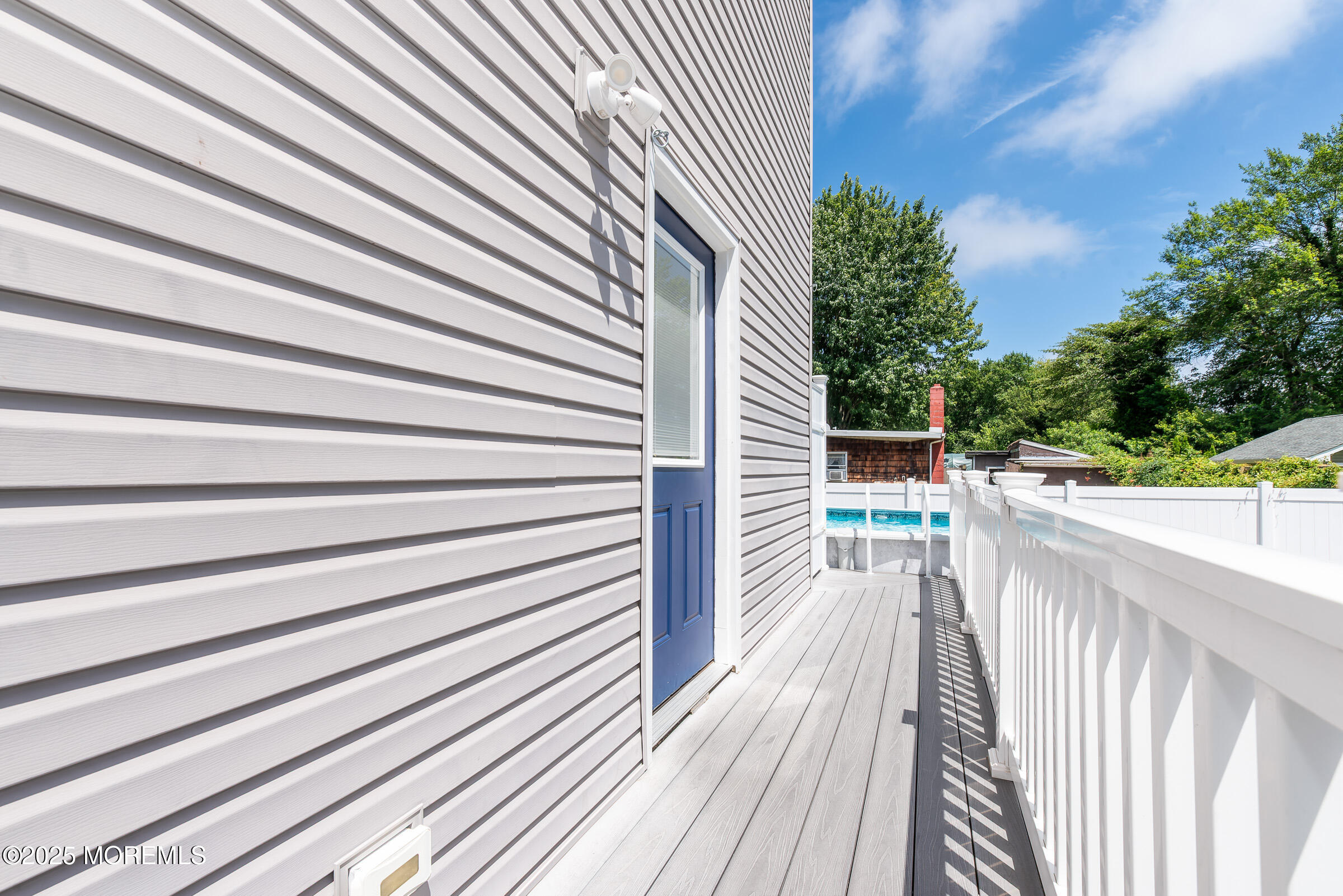 532 E Arverne Avenue