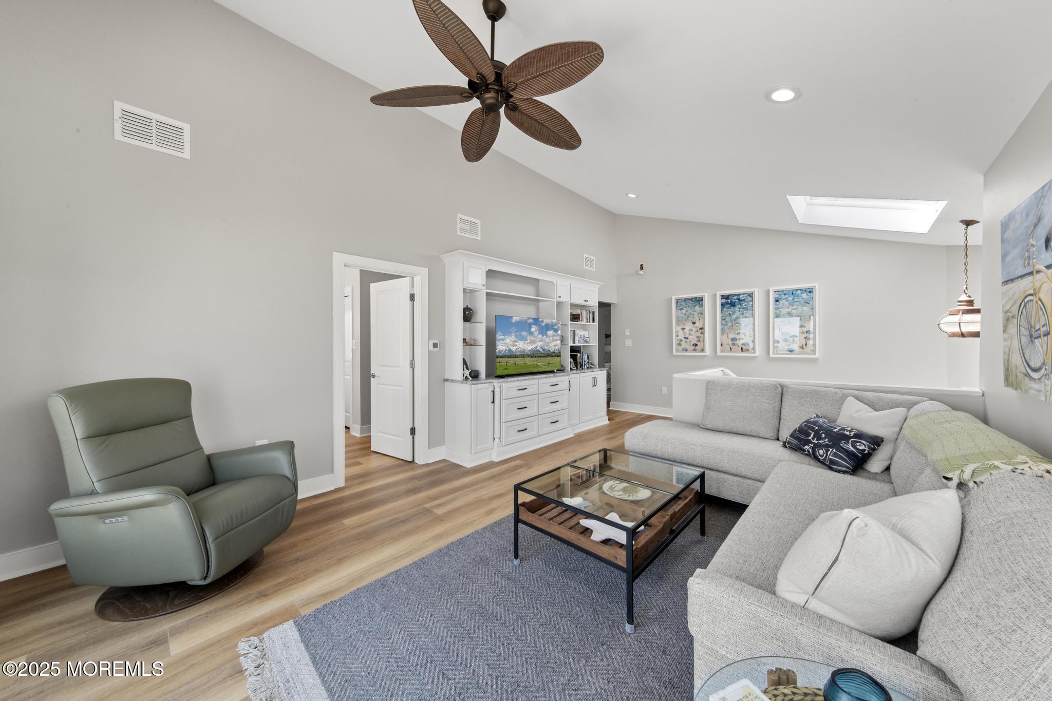 208 E 20th Street