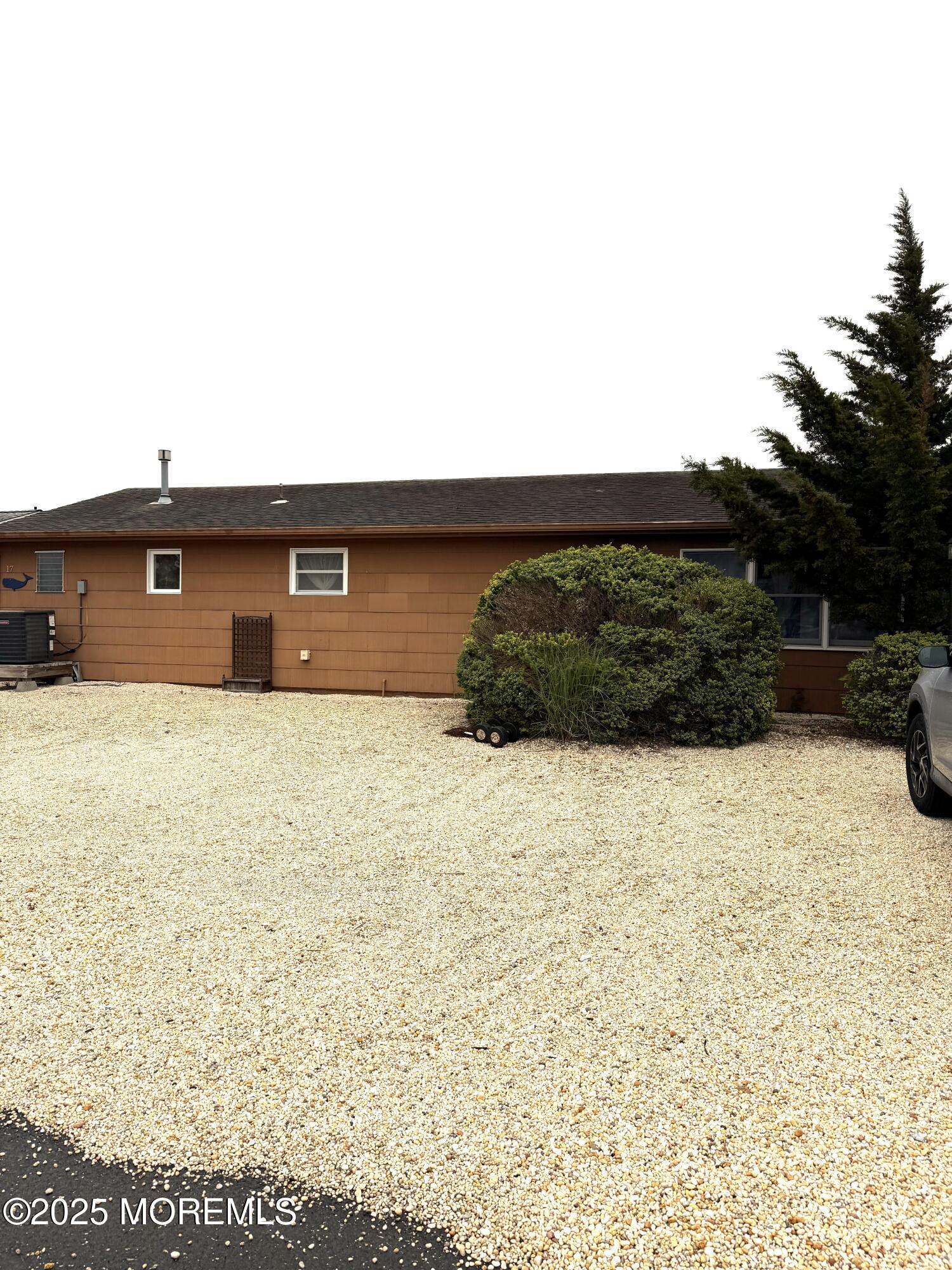 17 Davey Jones Way