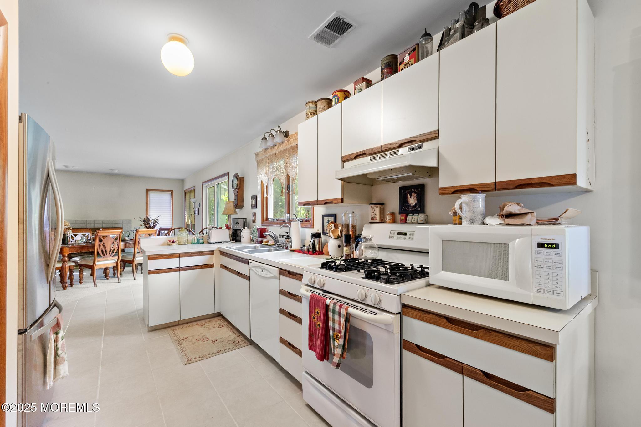 33 Shoveler Drive