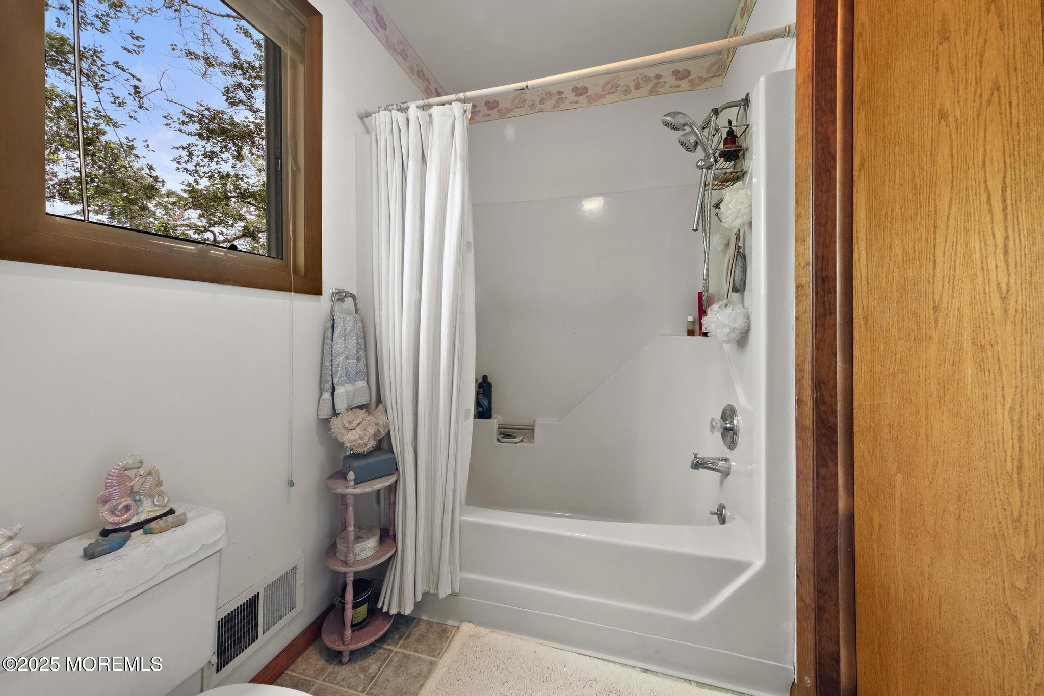 33 Shoveler Drive
