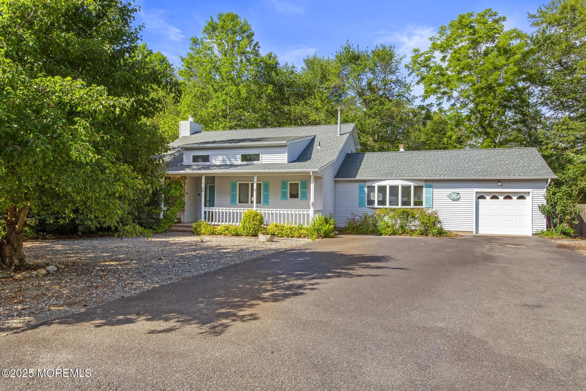 33 Shoveler Drive