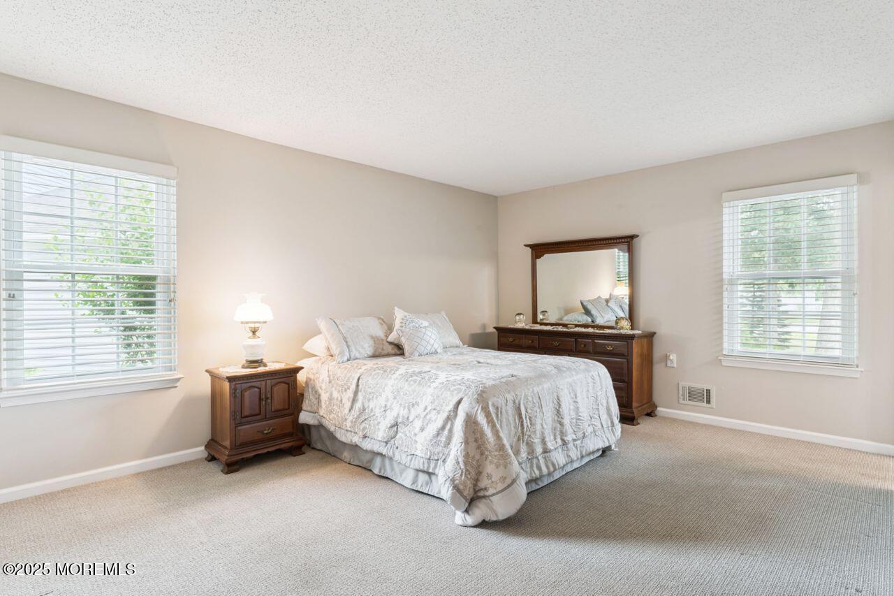 7 Cottonwood Drive