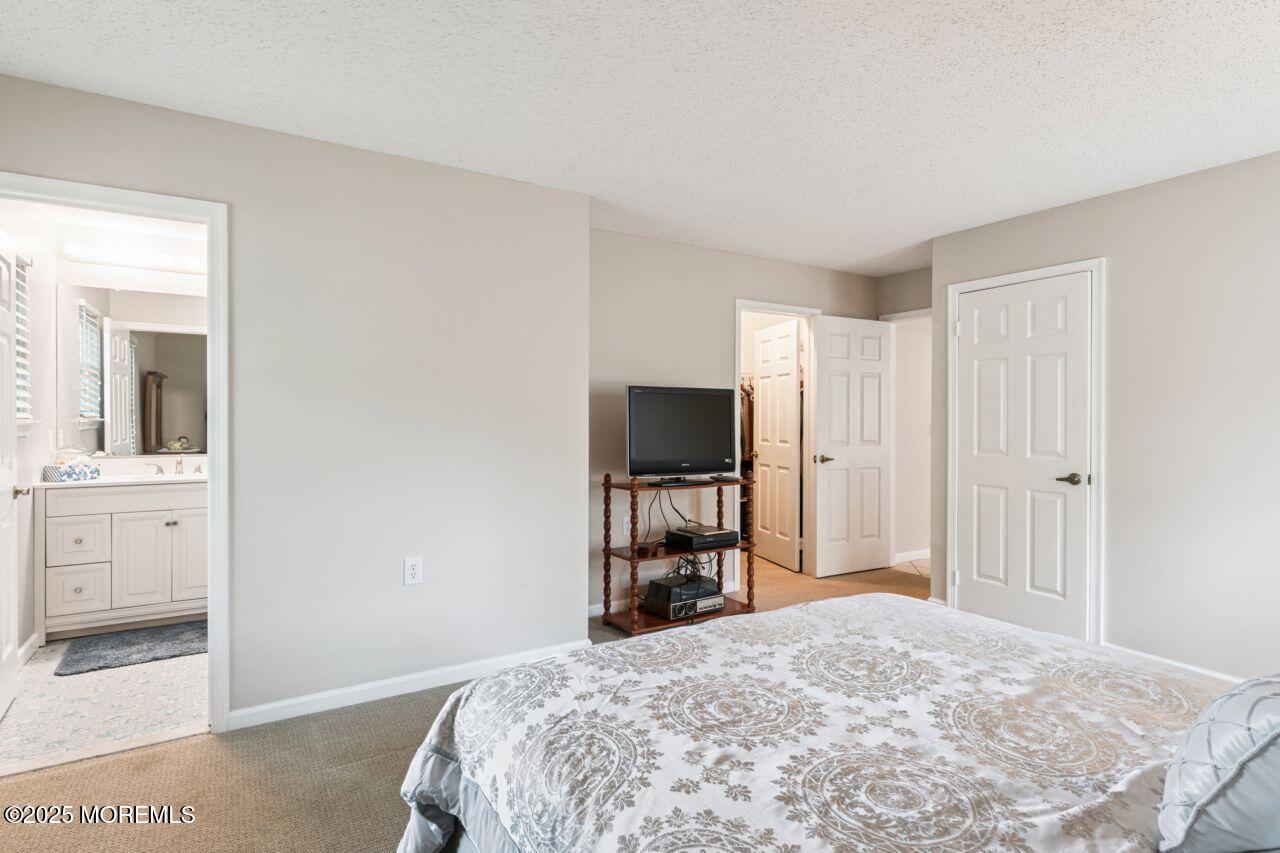 7 Cottonwood Drive