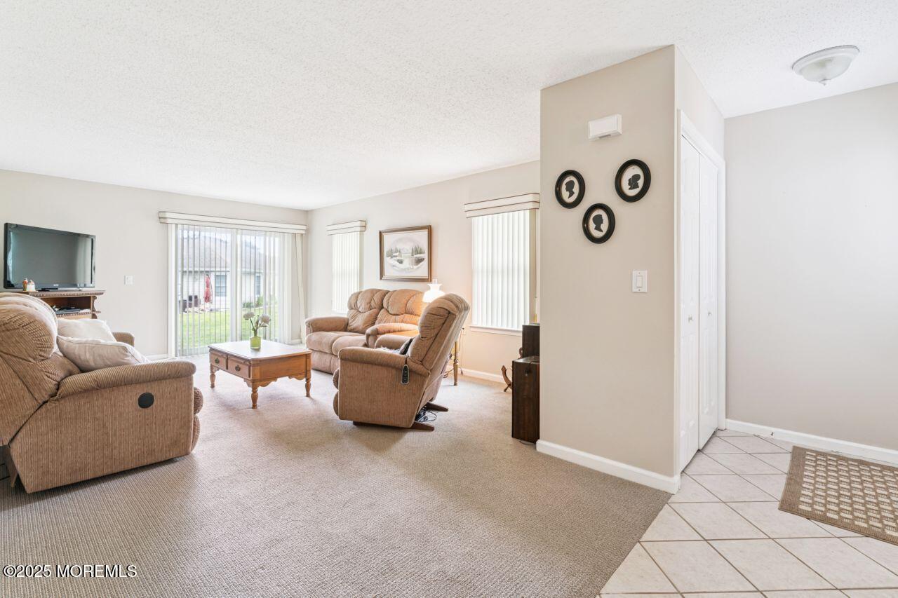 7 Cottonwood Drive
