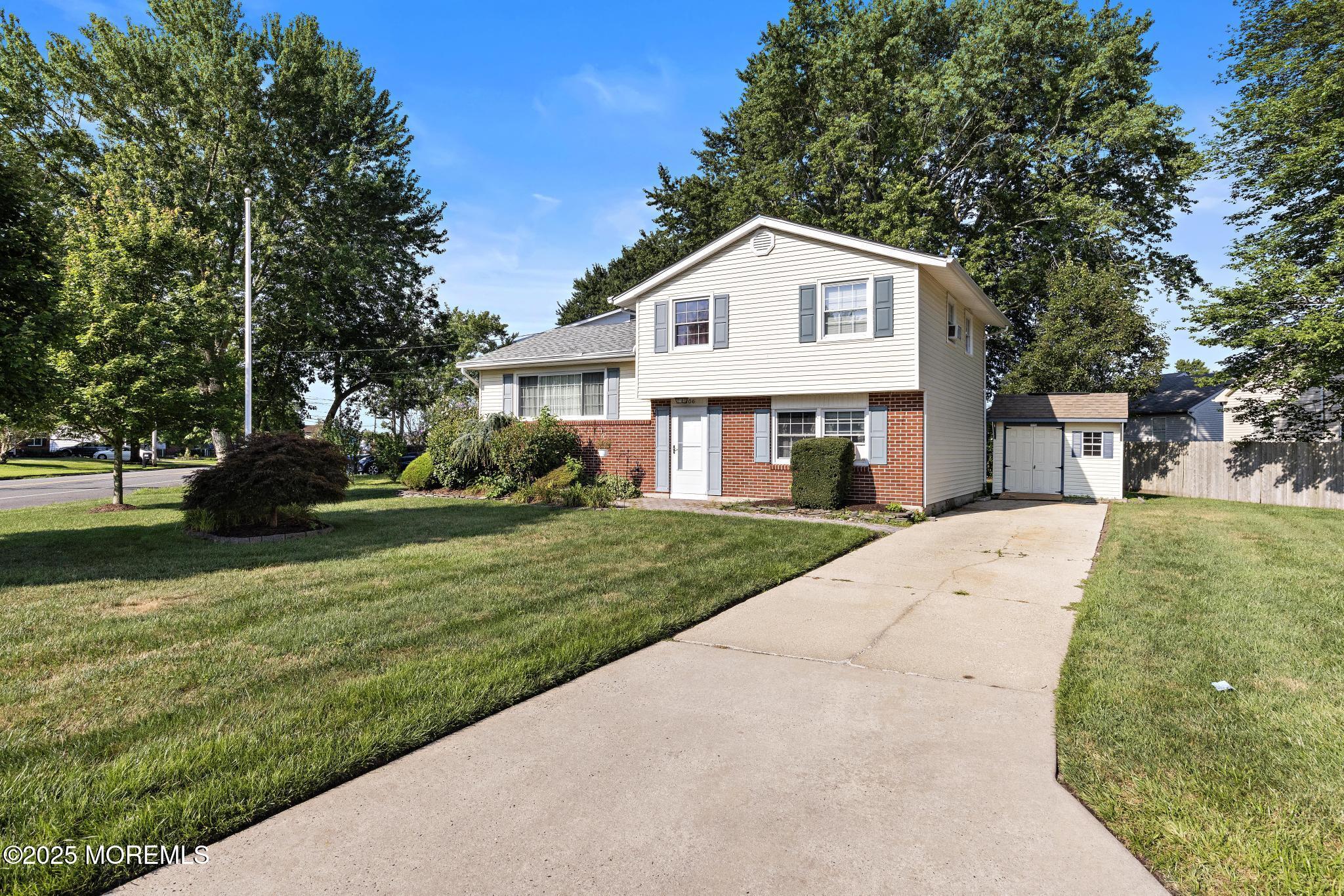 306 Twin Lakes Boulevard