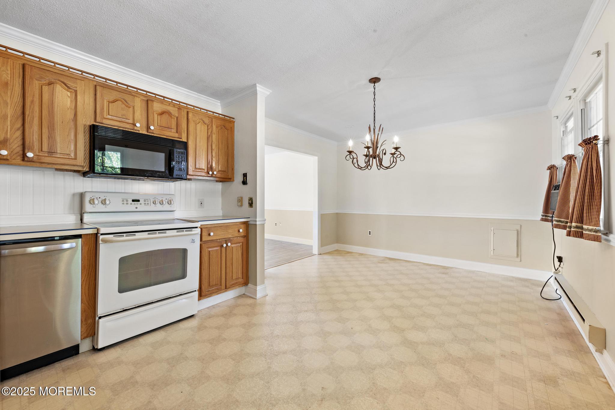 306 Twin Lakes Boulevard
