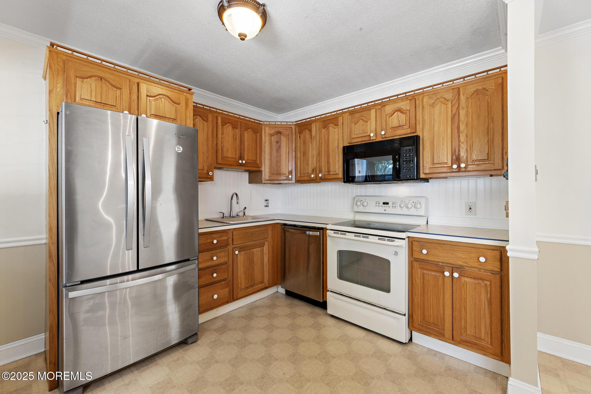 306 Twin Lakes Boulevard