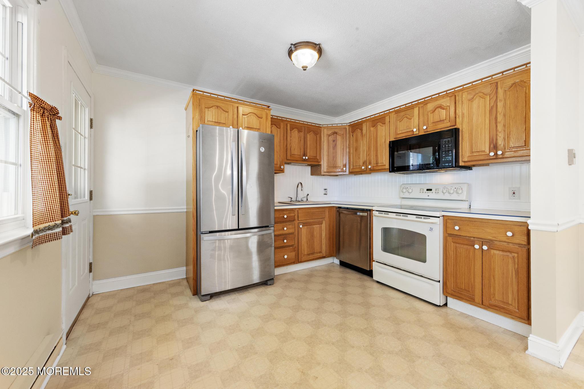 306 Twin Lakes Boulevard