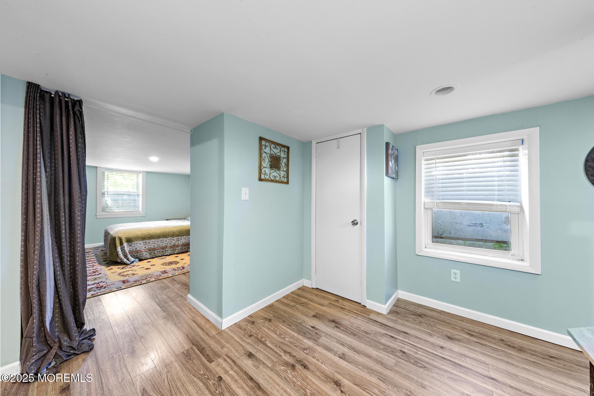 309 Manapaqua Avenue