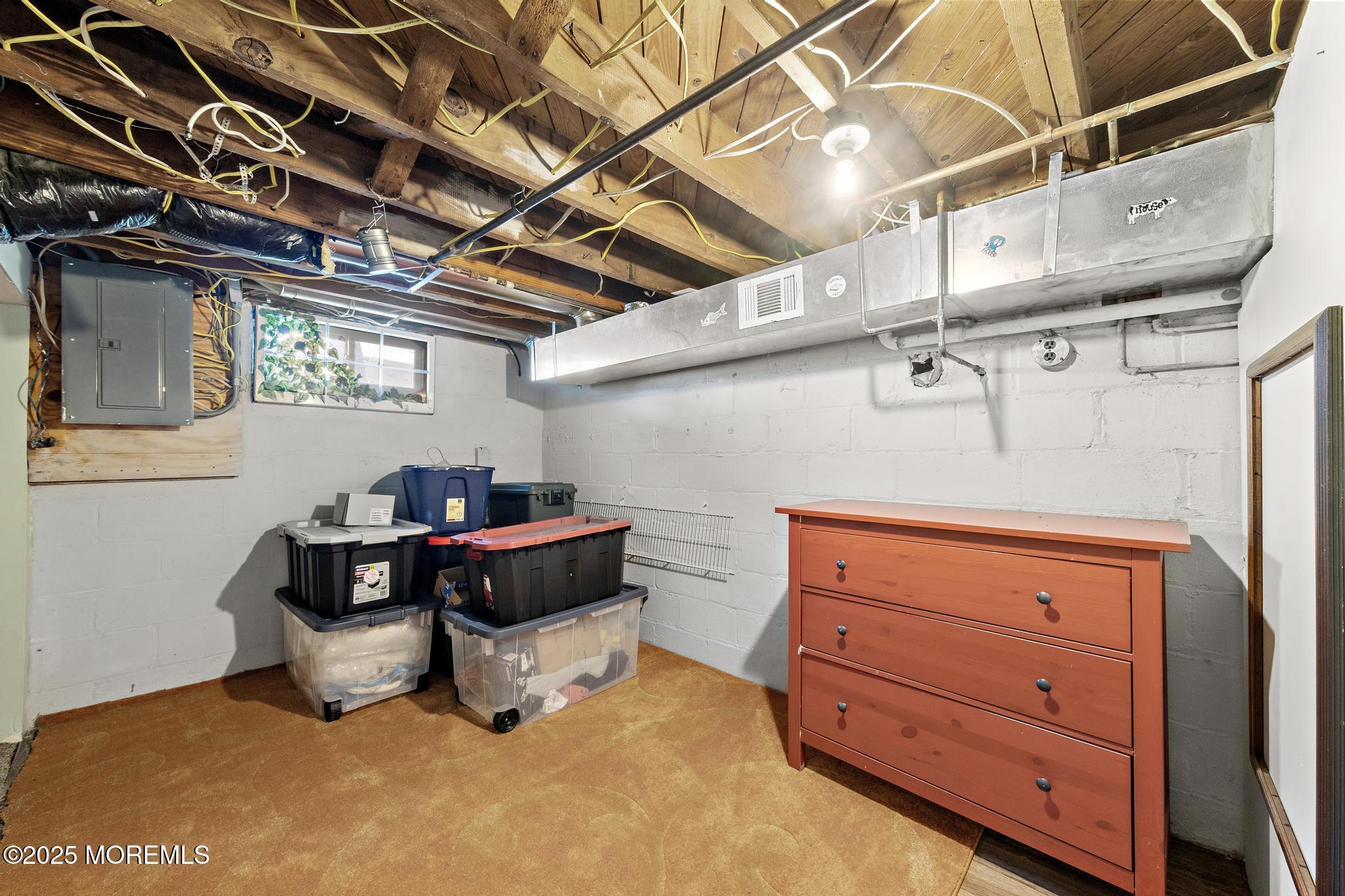 309 Manapaqua Avenue