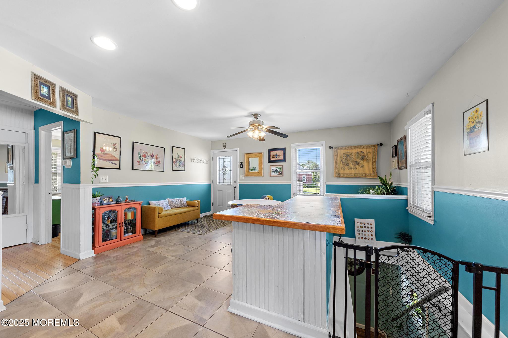 309 Manapaqua Avenue