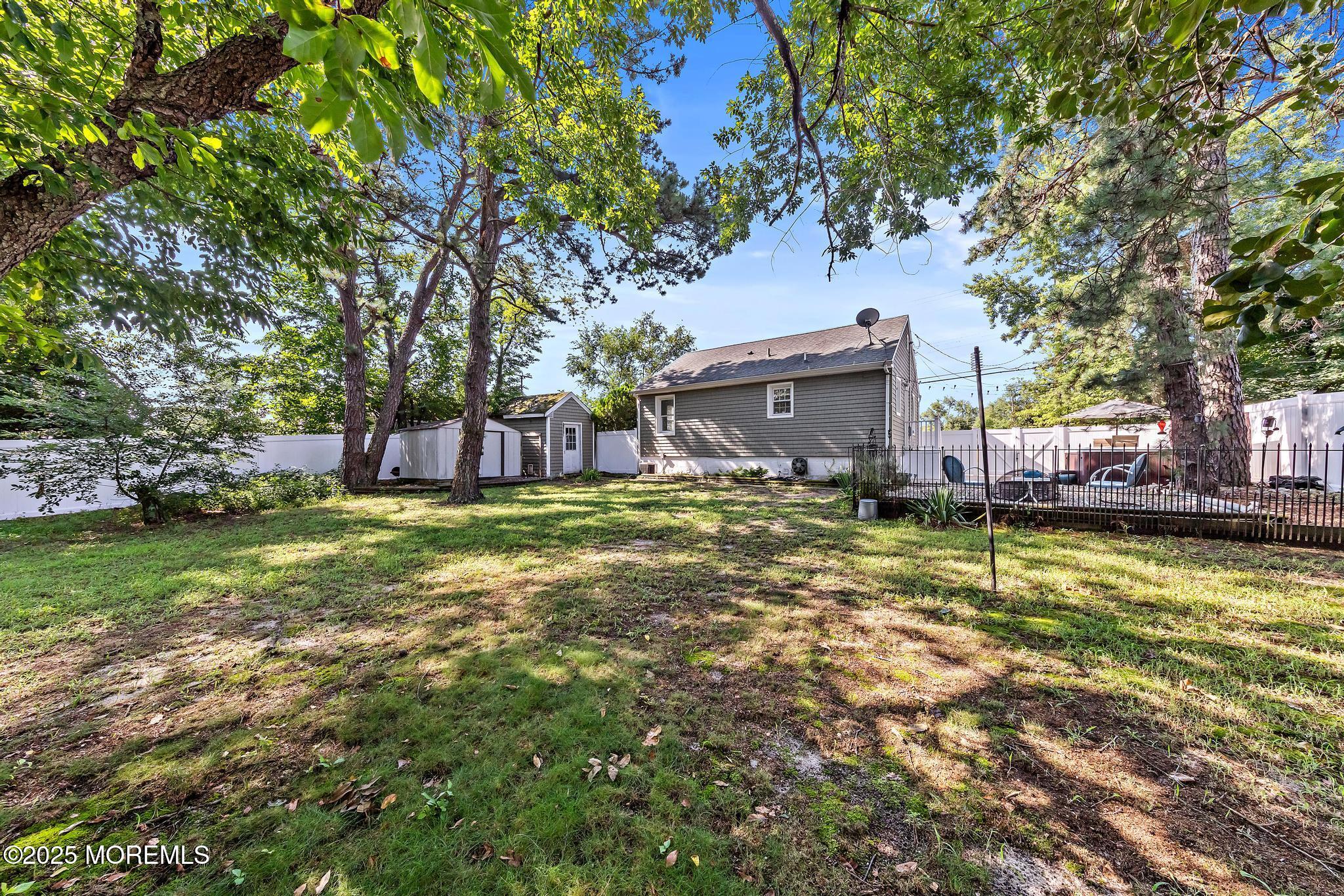 309 Manapaqua Avenue