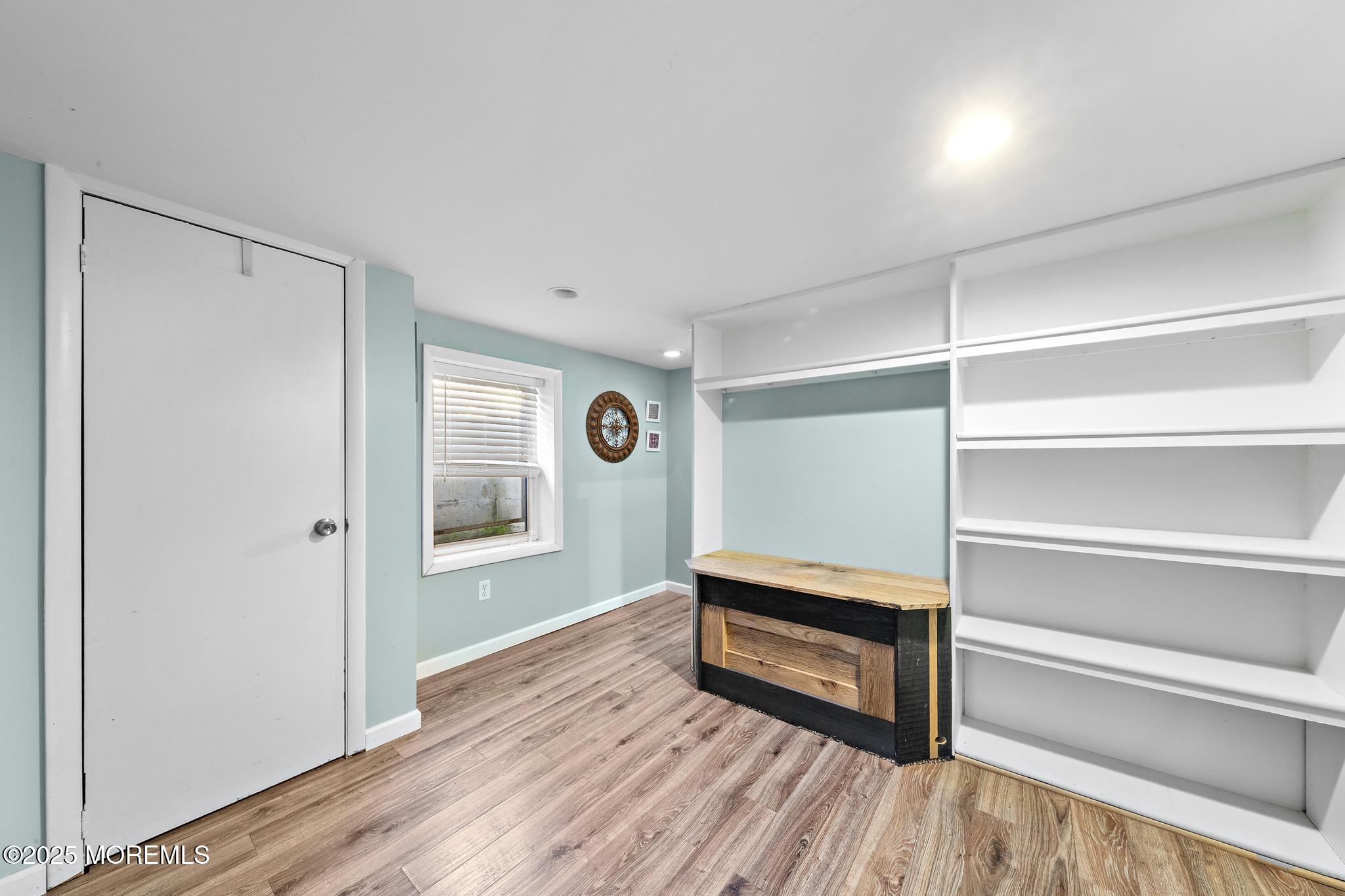 309 Manapaqua Avenue