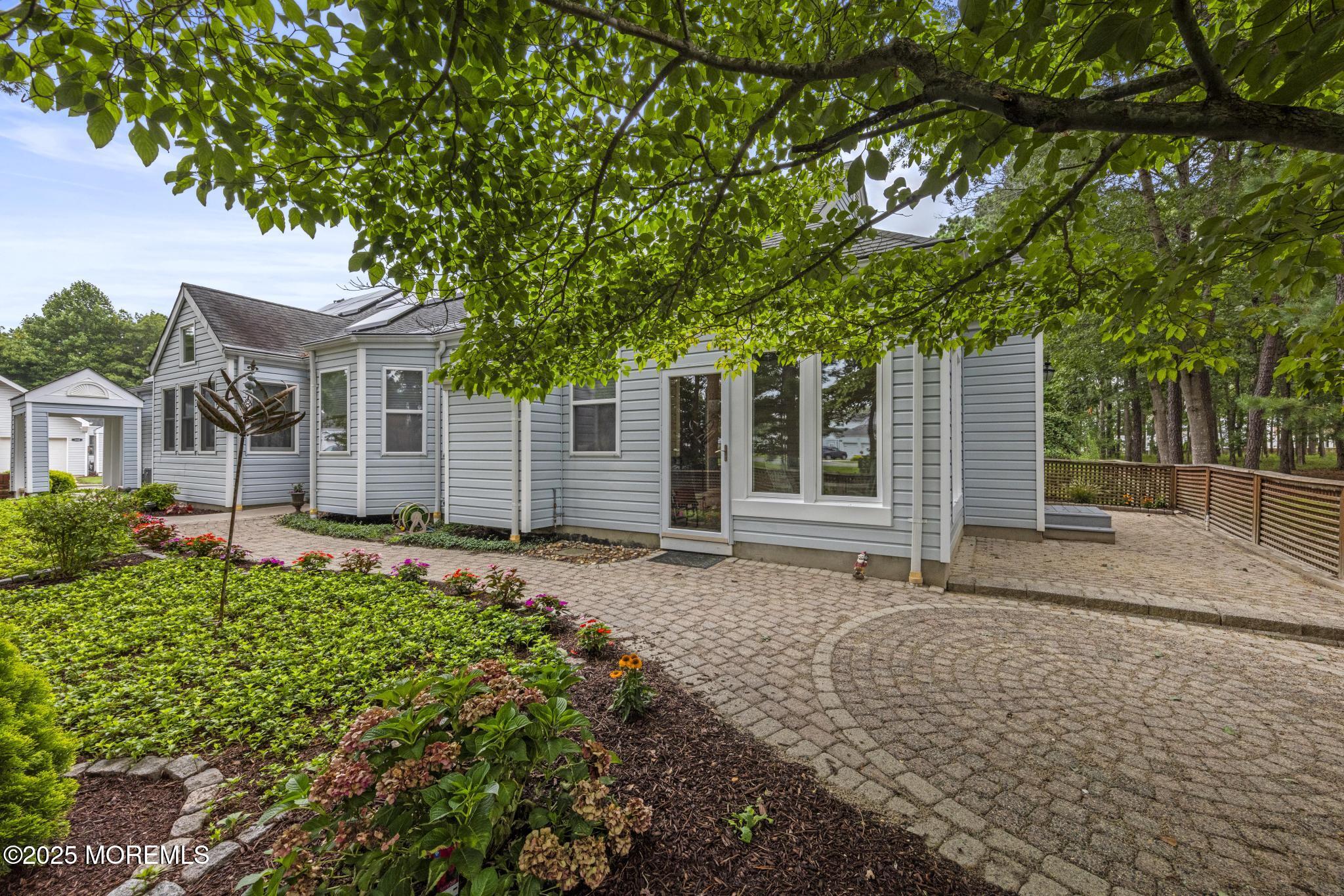 109 Longwood Drive