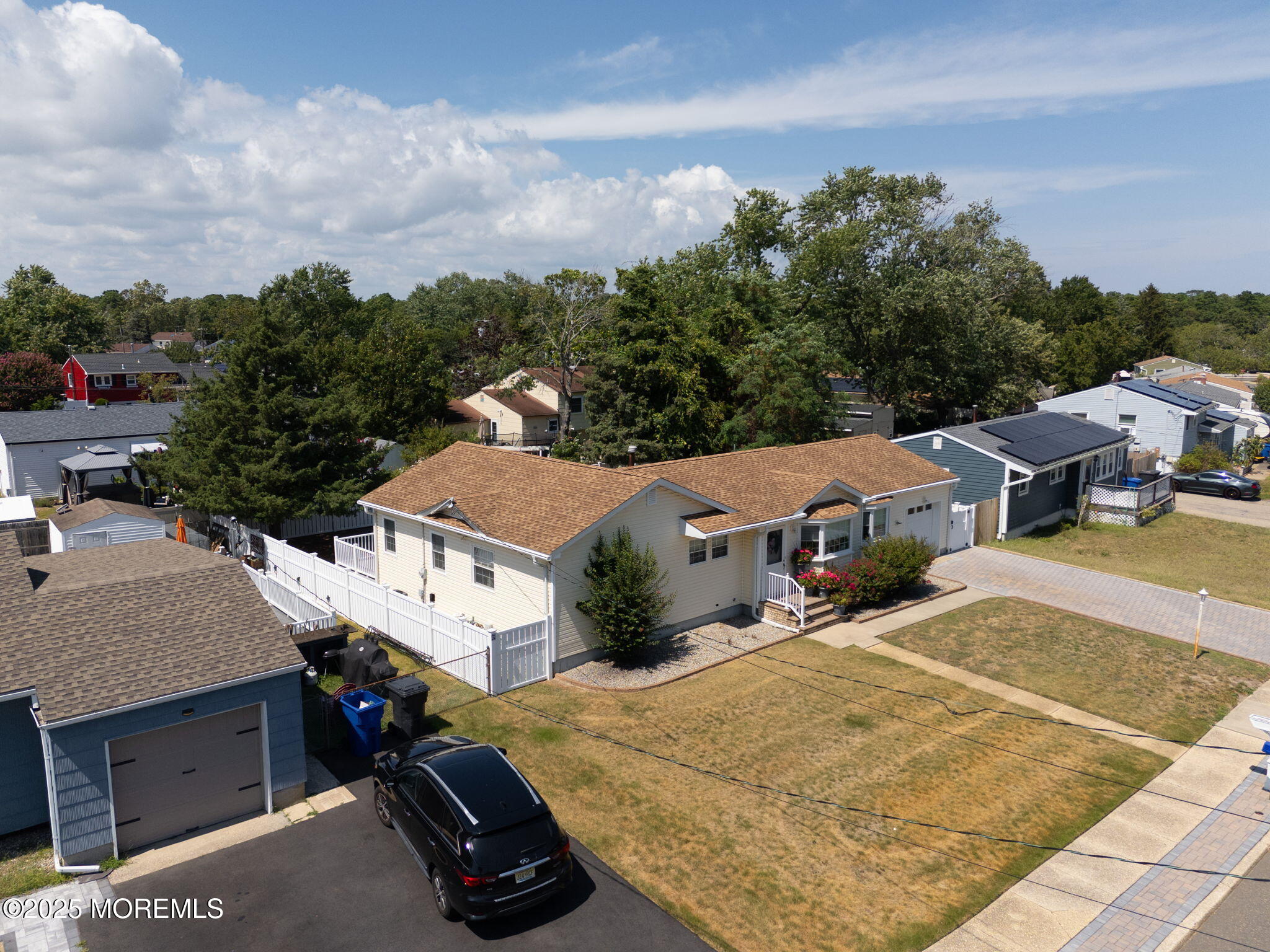 948 Hazelwood Road