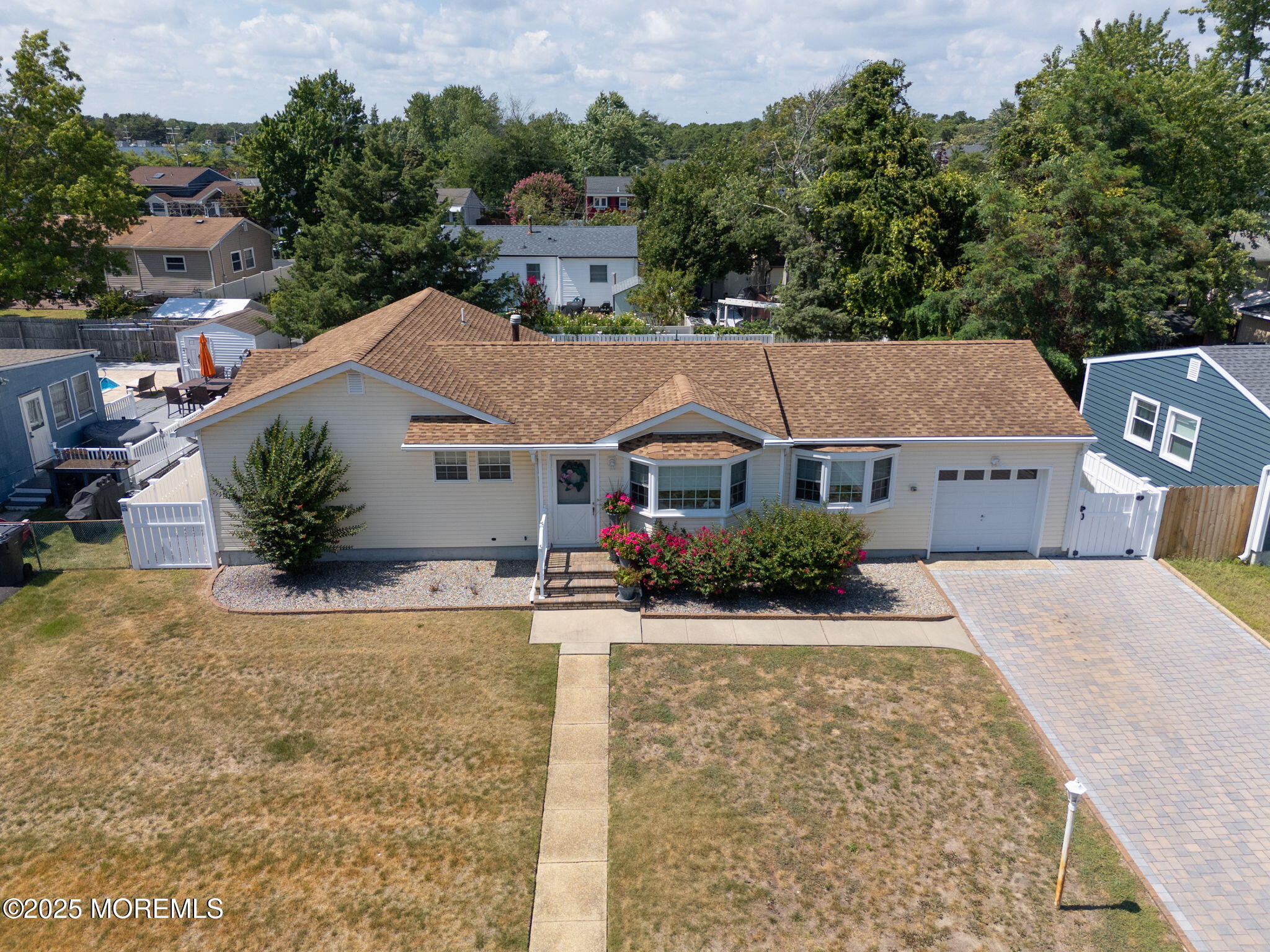 948 Hazelwood Road