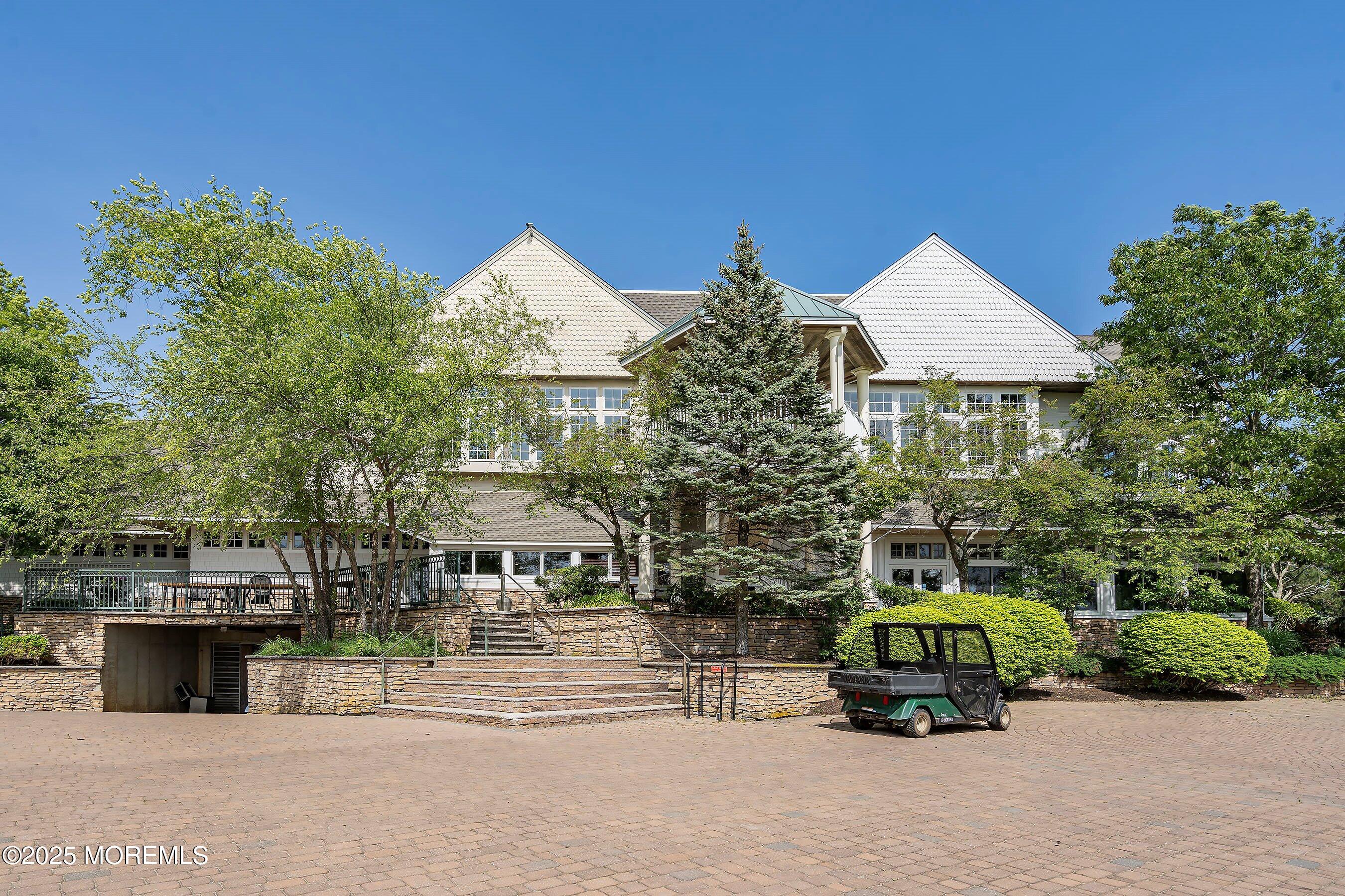 10 Bunker Drive