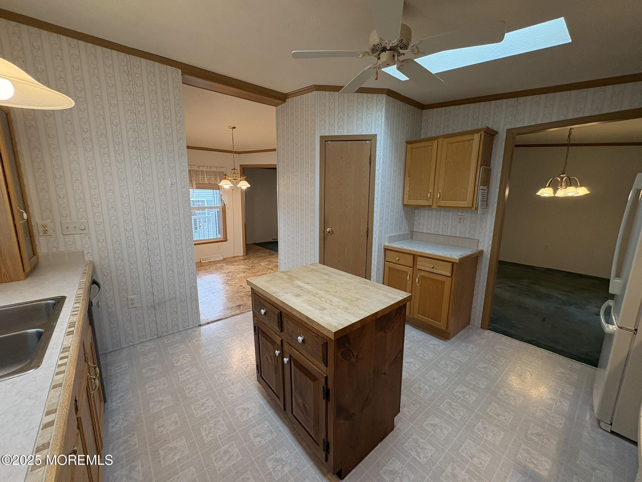 1018 Fernwood Way