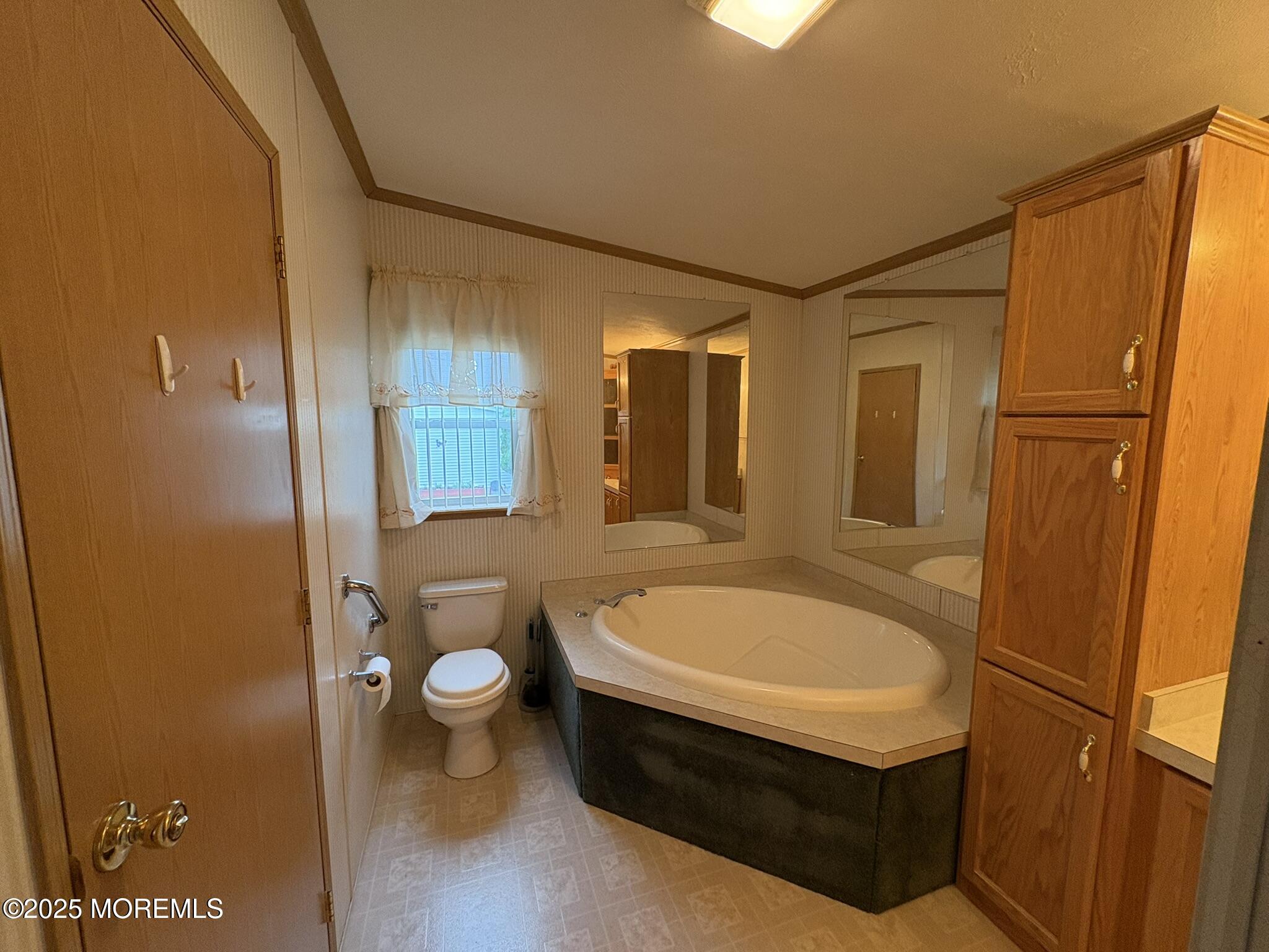 1018 Fernwood Way