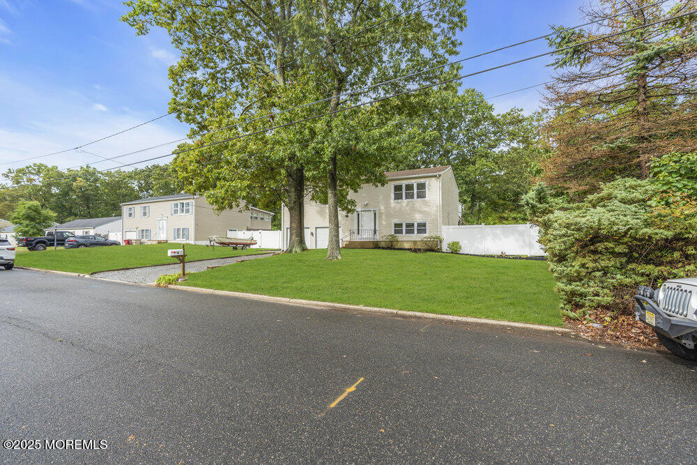 32 Pine Tree Drive