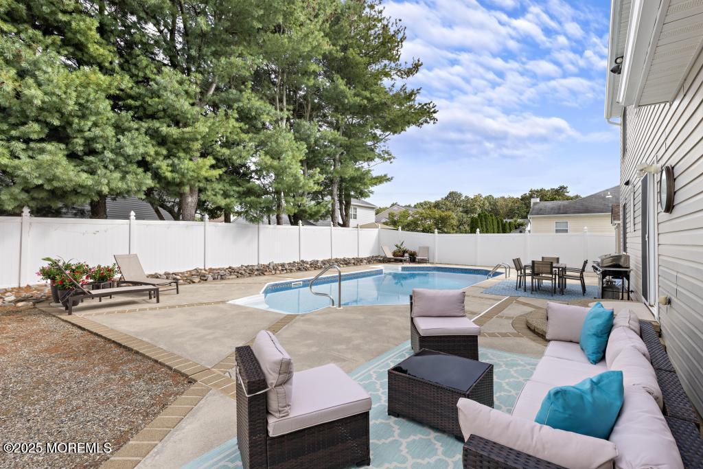 15 Brentwood Drive
