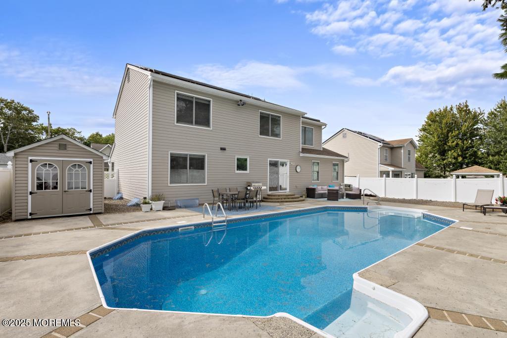 15 Brentwood Drive
