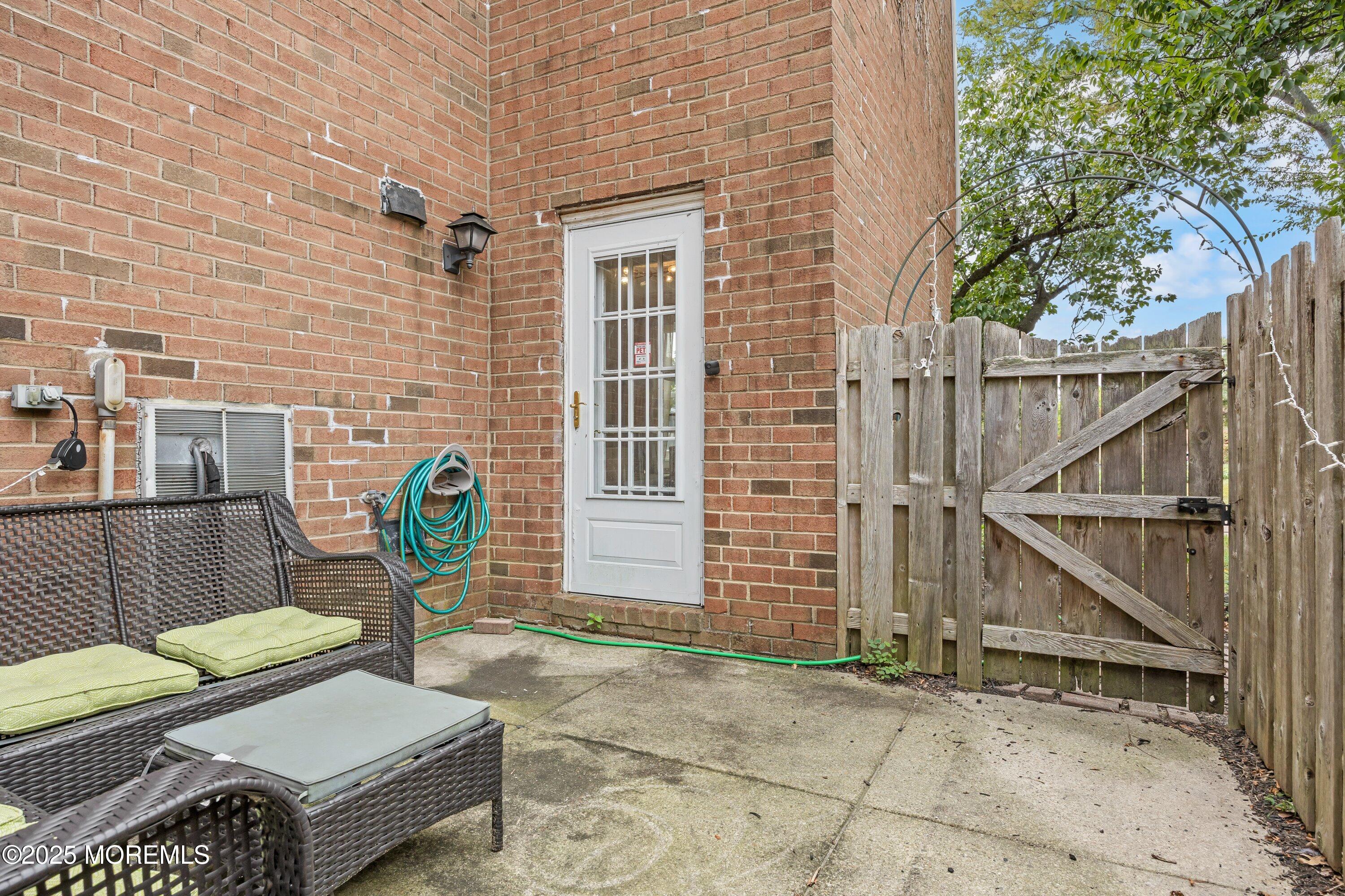 2052 Harbour Drive