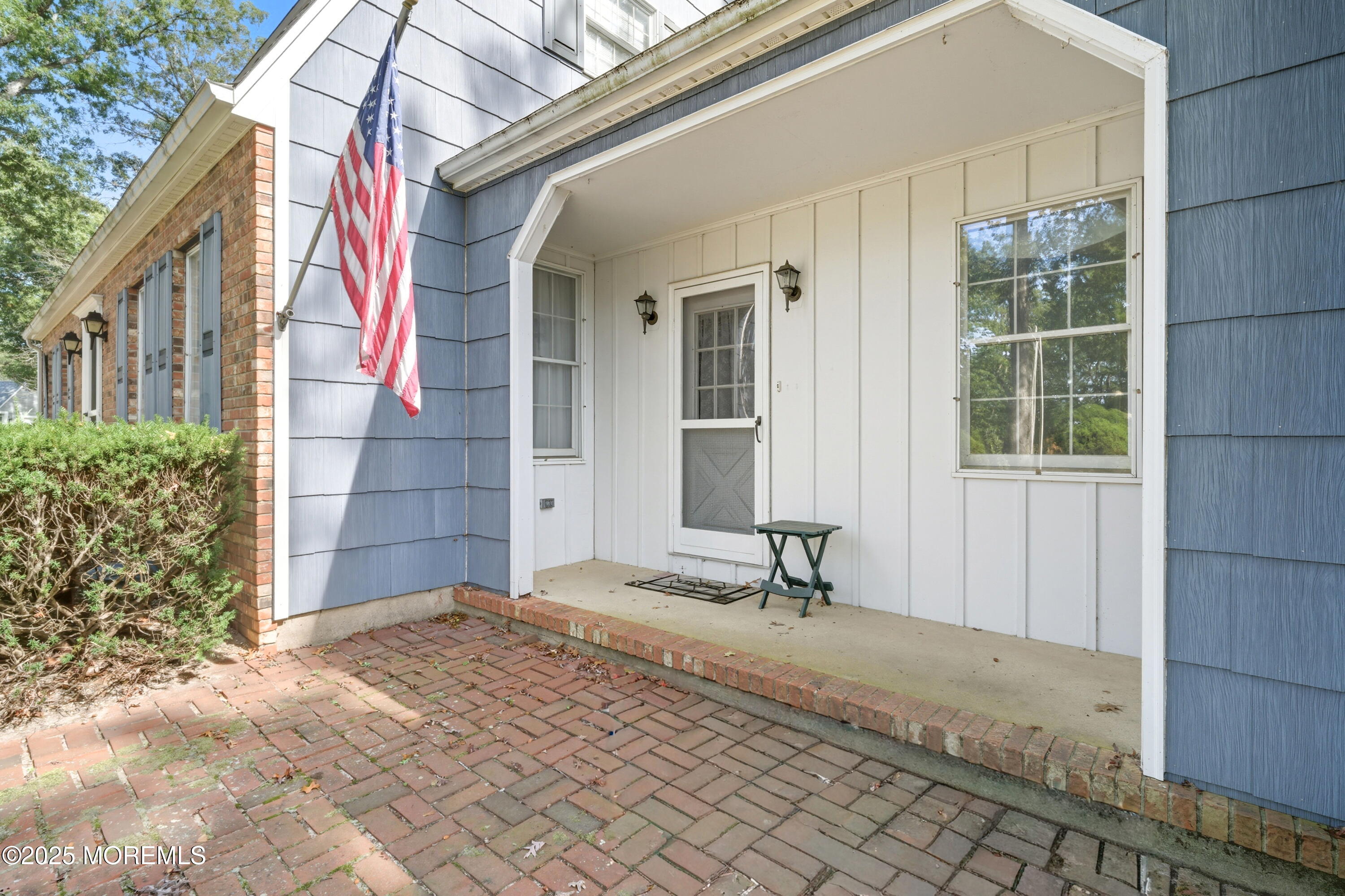118 N Lakeshore Drive
