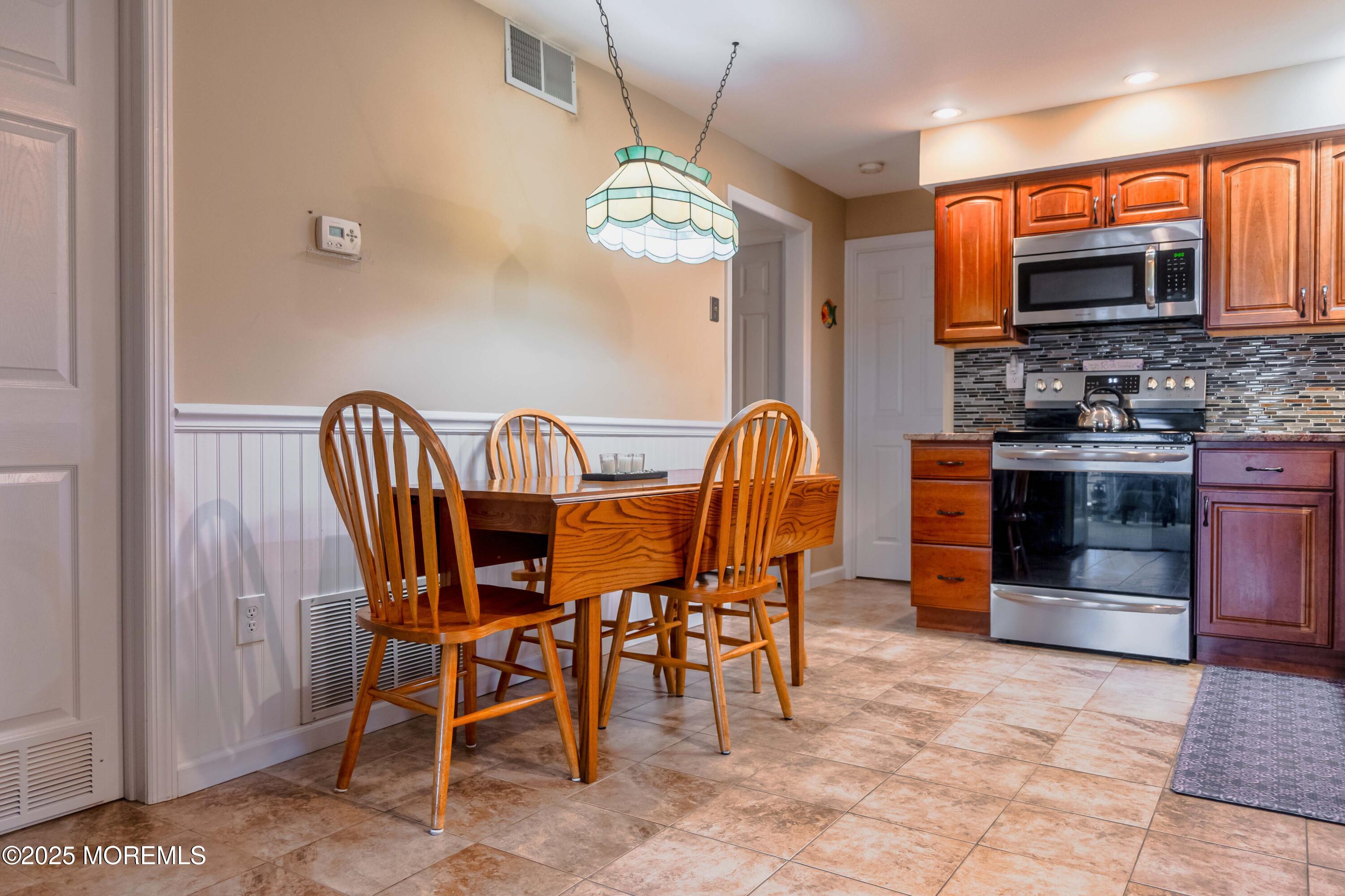 17 S Ensign Drive