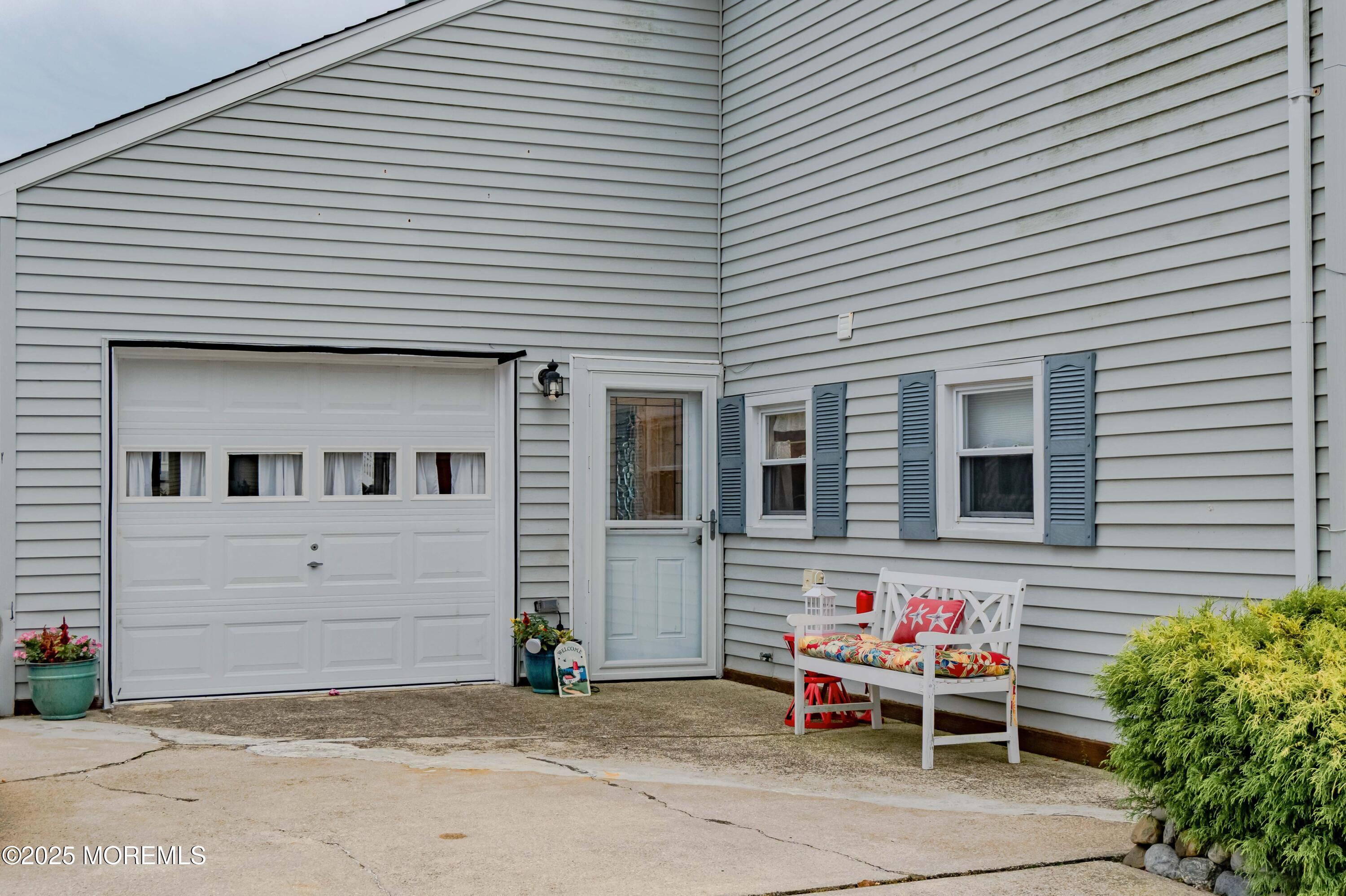 17 S Ensign Drive