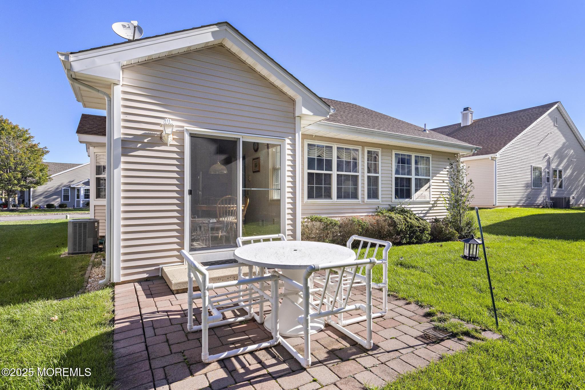 3 Lakeland Drive
